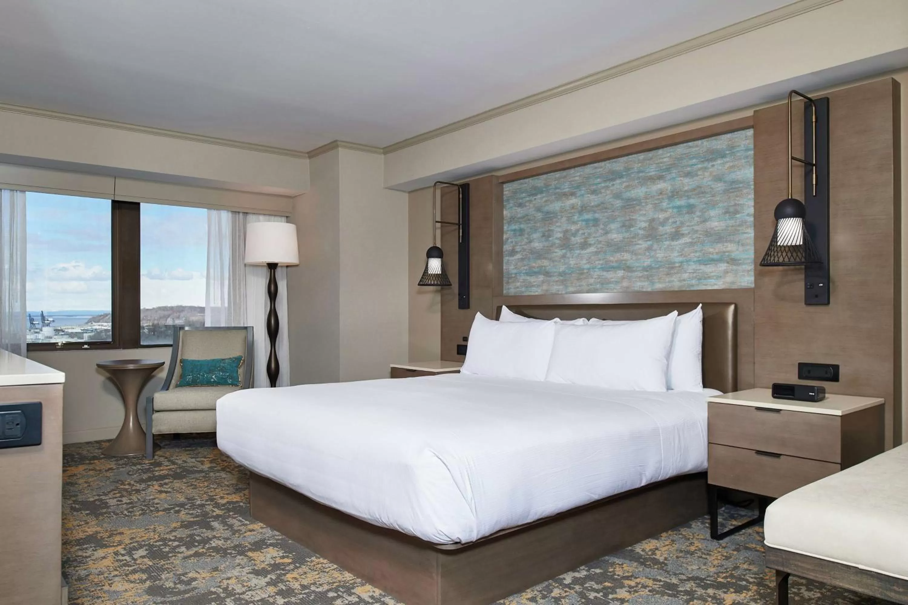 King Room with Roll-In Shower - Mobility and Hearing Access in Hilton Anchorage