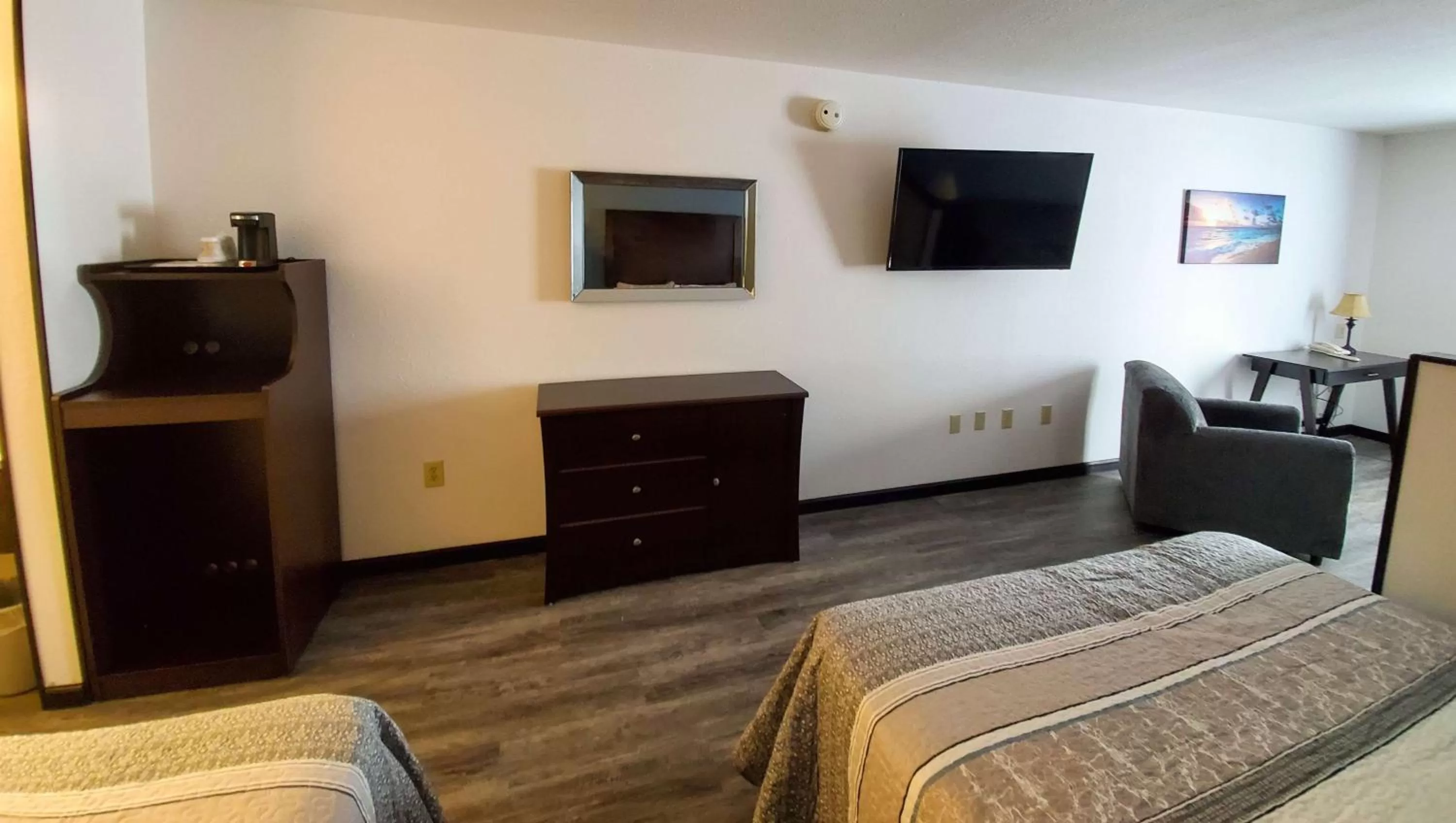 One-Bedroom House (Non- Pet friendly) in Jasper Ridge Inn Ishpeming