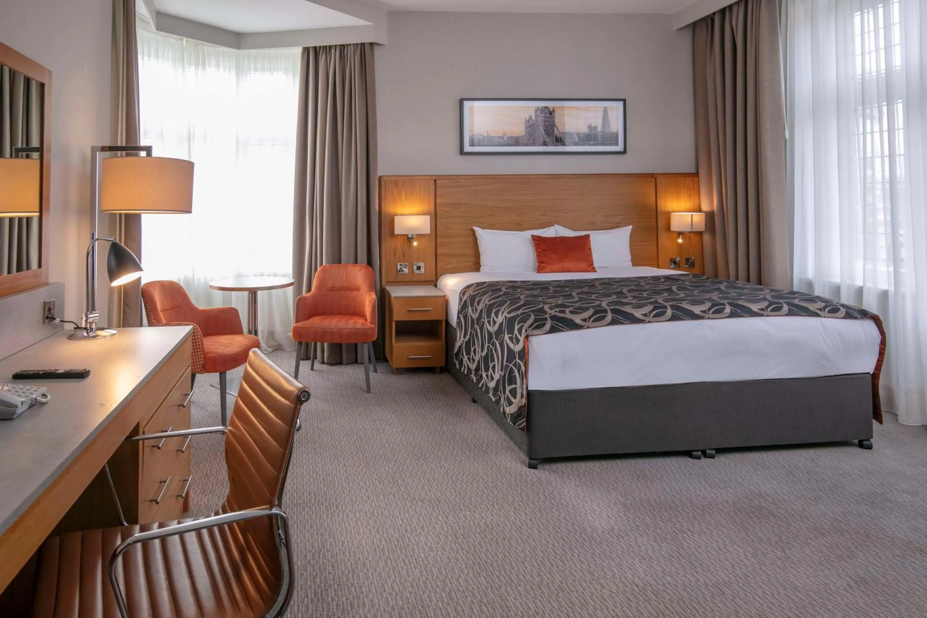 Executive Double Room in The Crown London, WorldHotels Distinctive