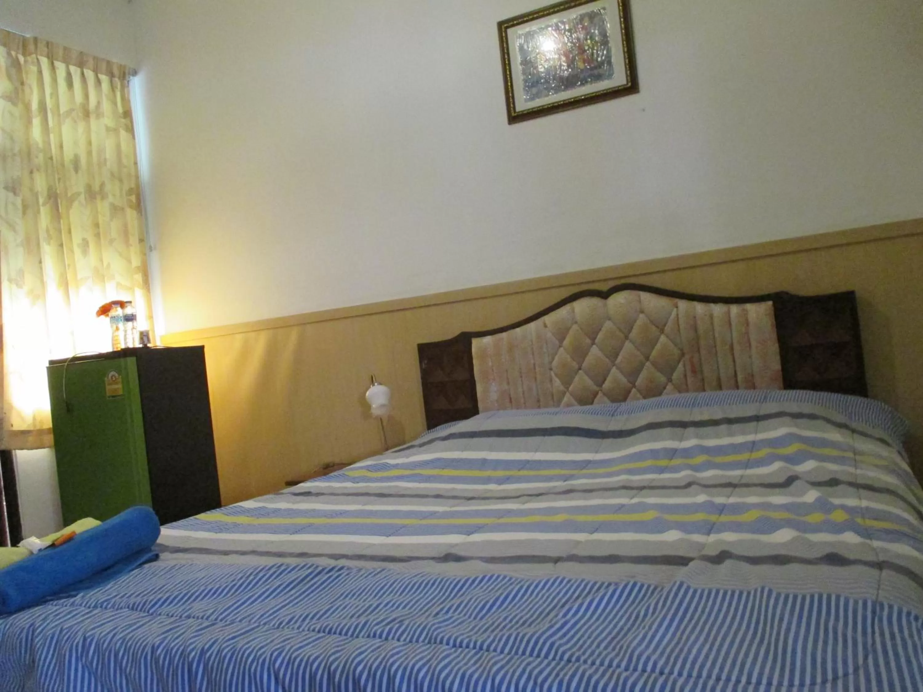 Small Double Room in Sataya Apartment