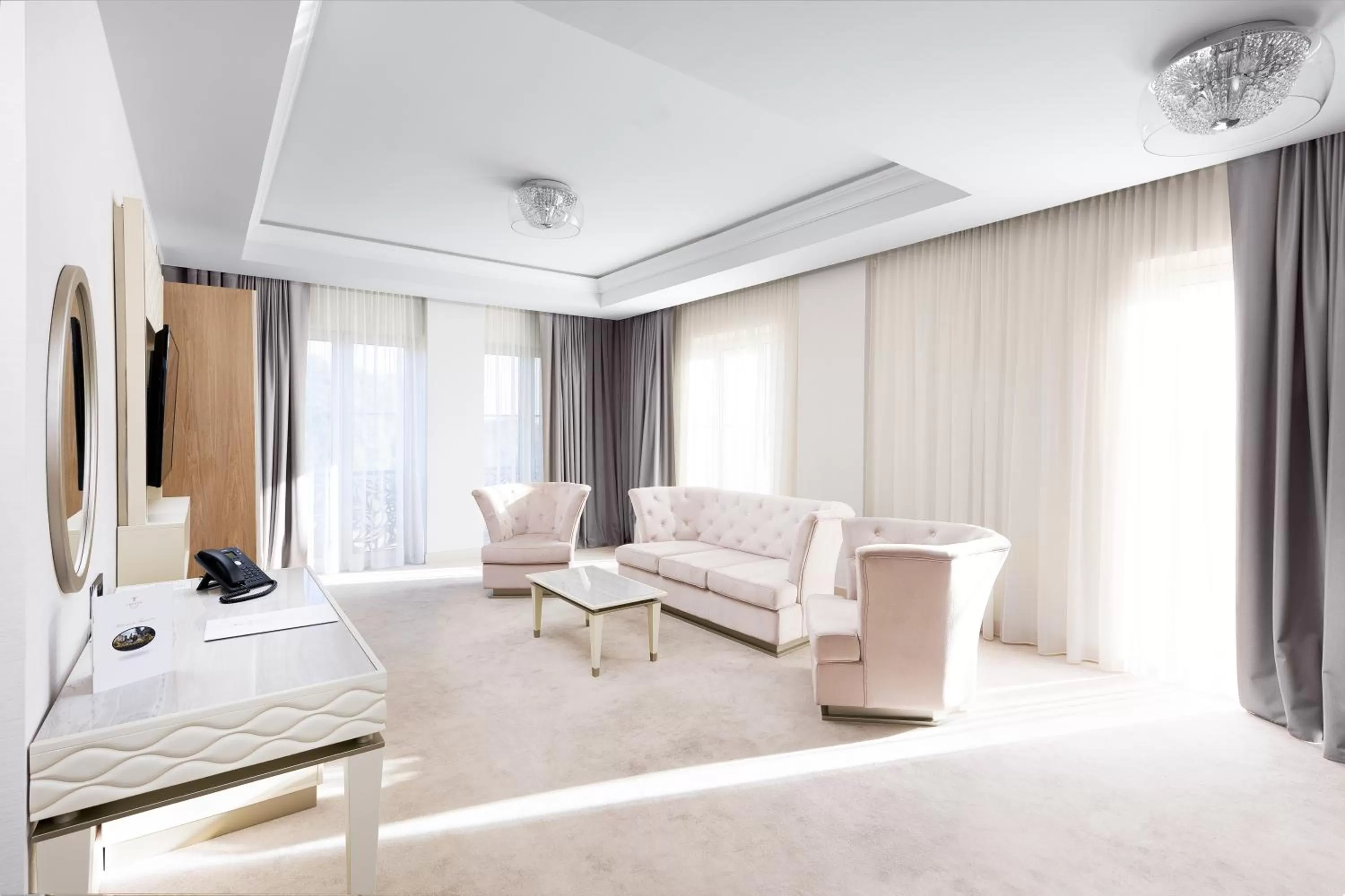 Deluxe Suite with Free Spa Access in Tresor Le Palais Timisoara, Curio Collection by Hilton