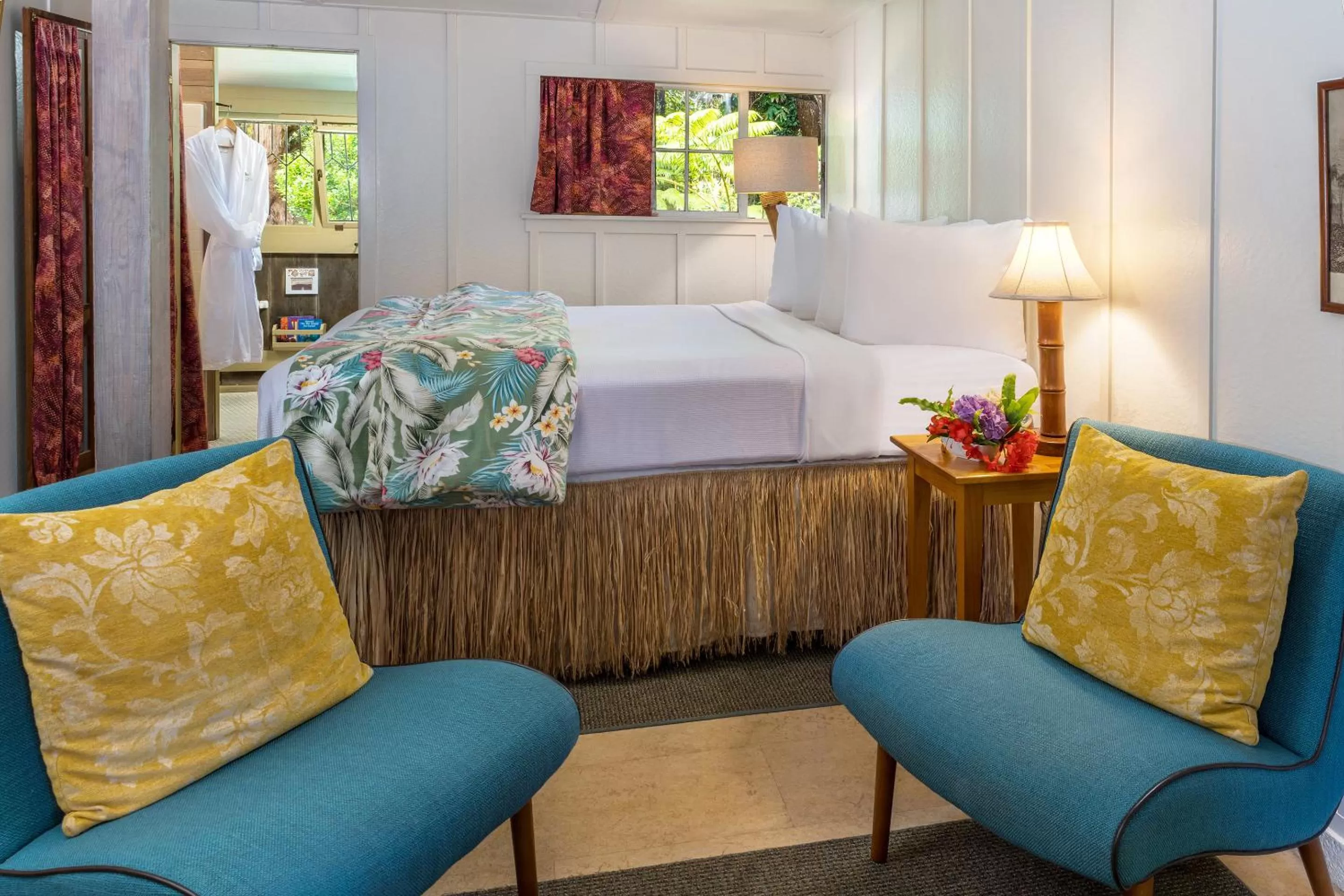 Queen Room in Volcano Village Estates