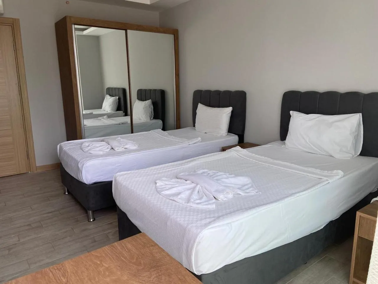 Standard Twin Room in Zeynel Hotel