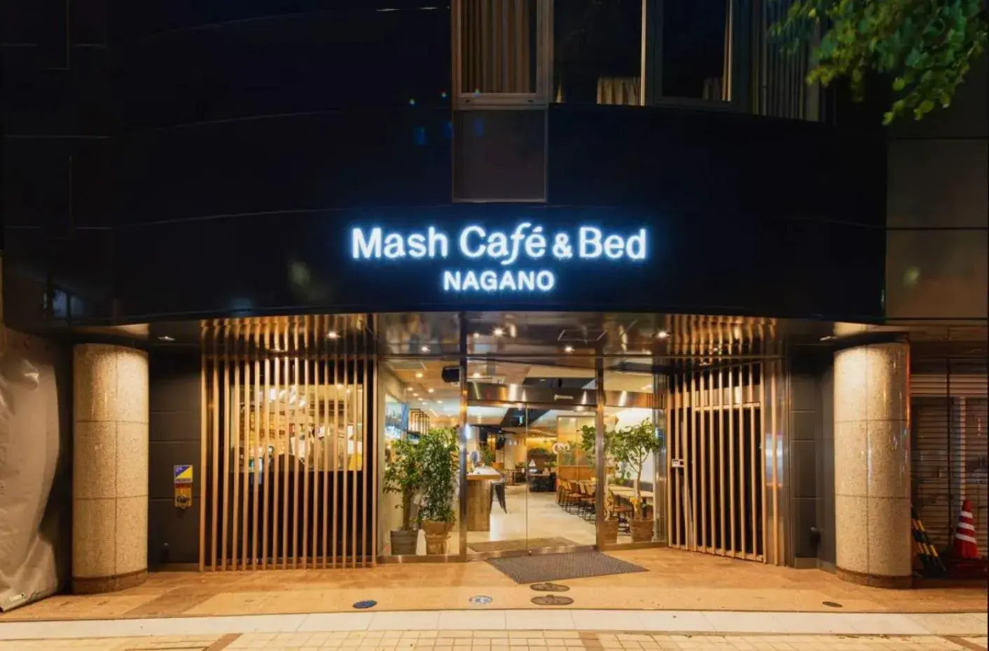 Mash Cafe & Bed NAGANO Mash Cafe & Bed NAGANO