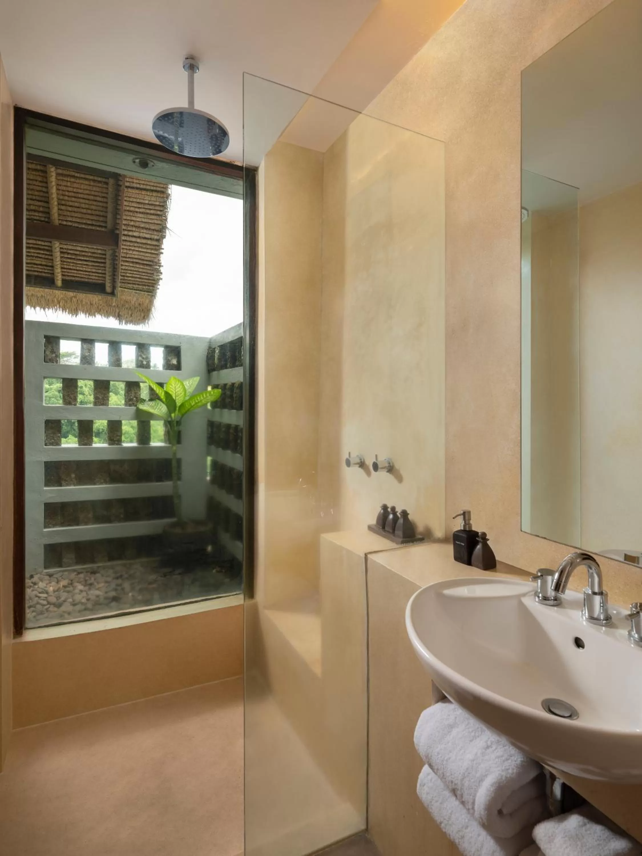 Superior Double Room with Two Single Beds - Hillside in Alila Ubud