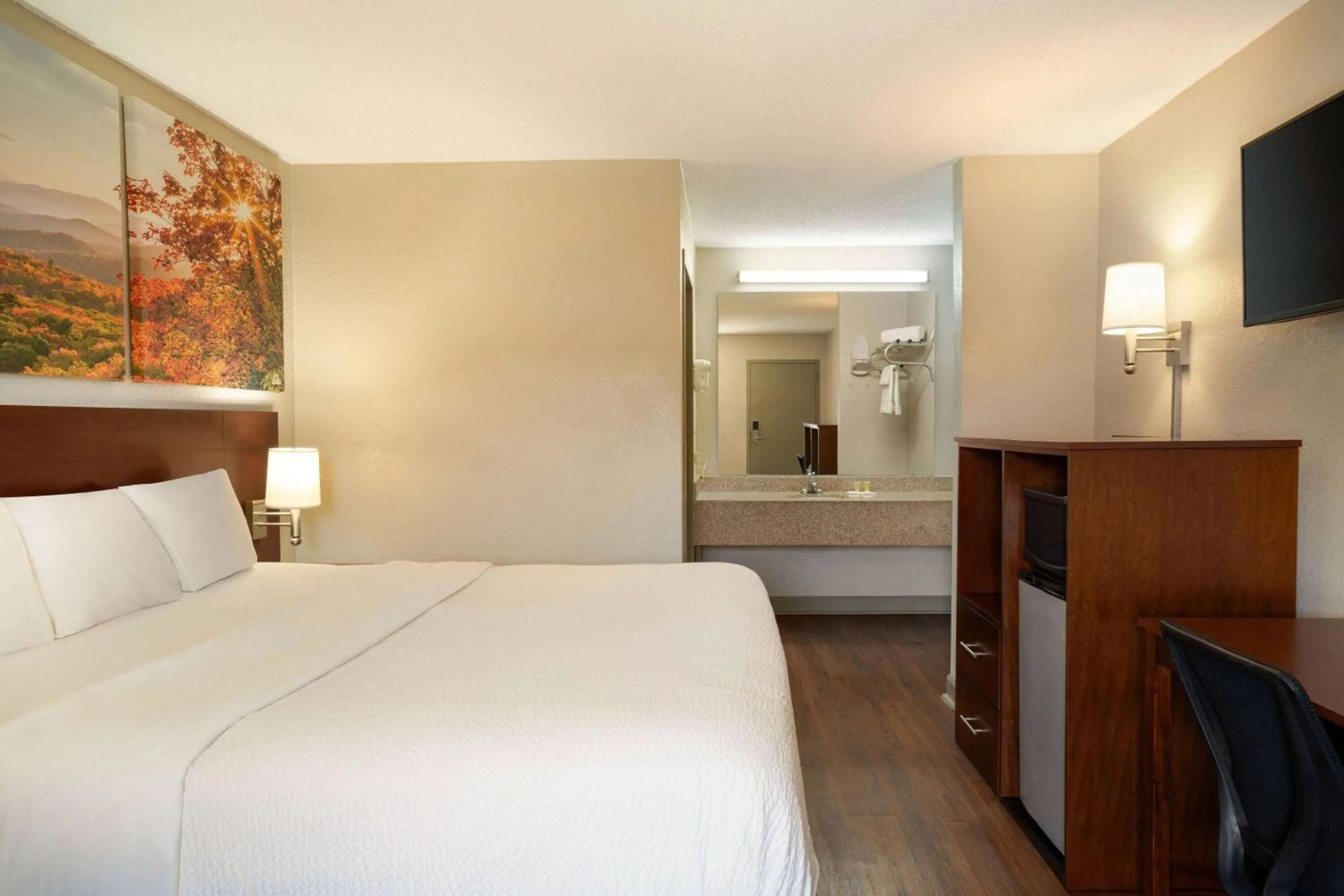 King Room - Non-Smoking in Days Inn by Wyndham Dillon