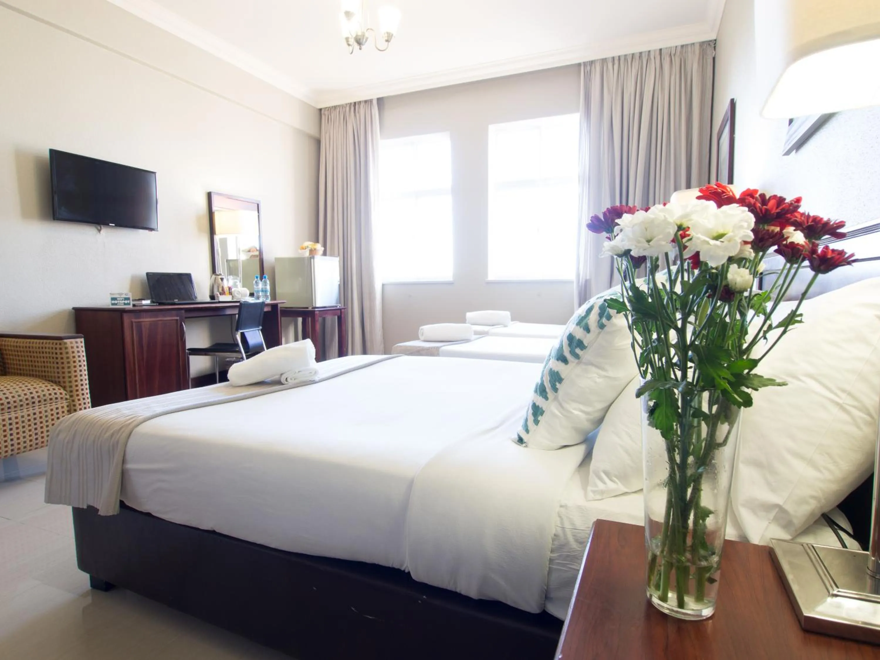 Family Room in Albany Hotel