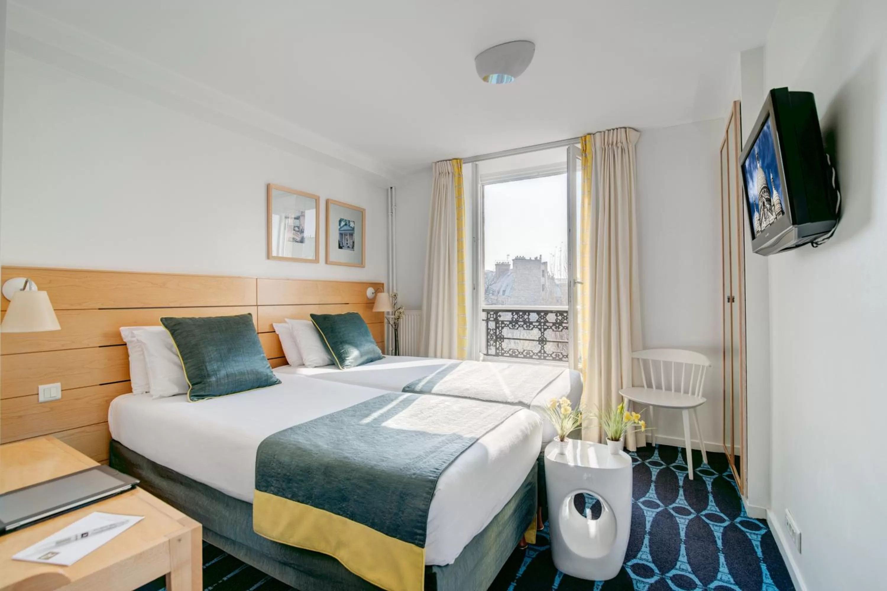 Standard Family Room - 2 Bedrooms in Hotel Lorette - Astotel