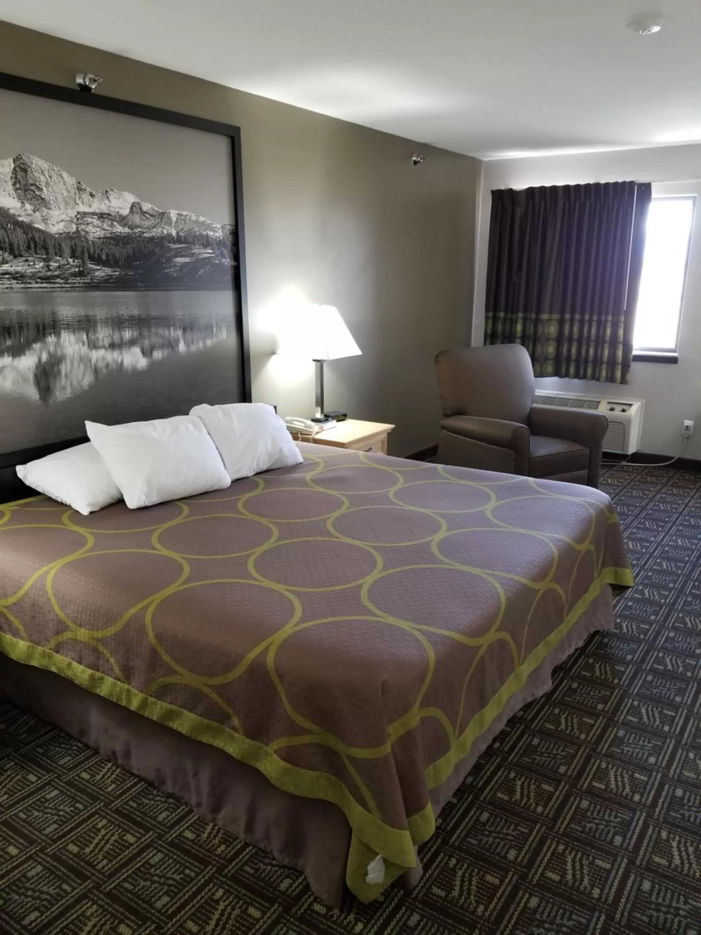 King Room - Disability Access/Non-Smoking in Super 8 by Wyndham Fort Collins