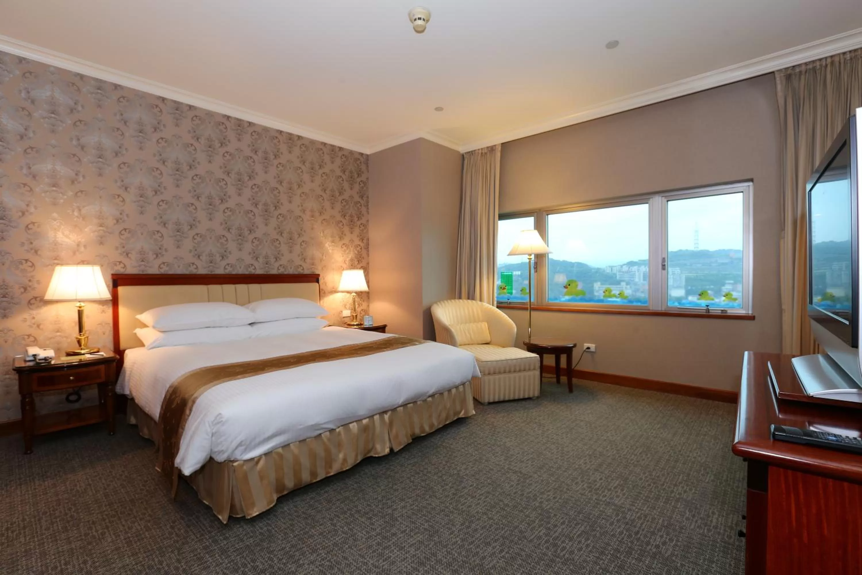 One-Bedroom Suite in Evergreen Laurel Hotel - Keelung