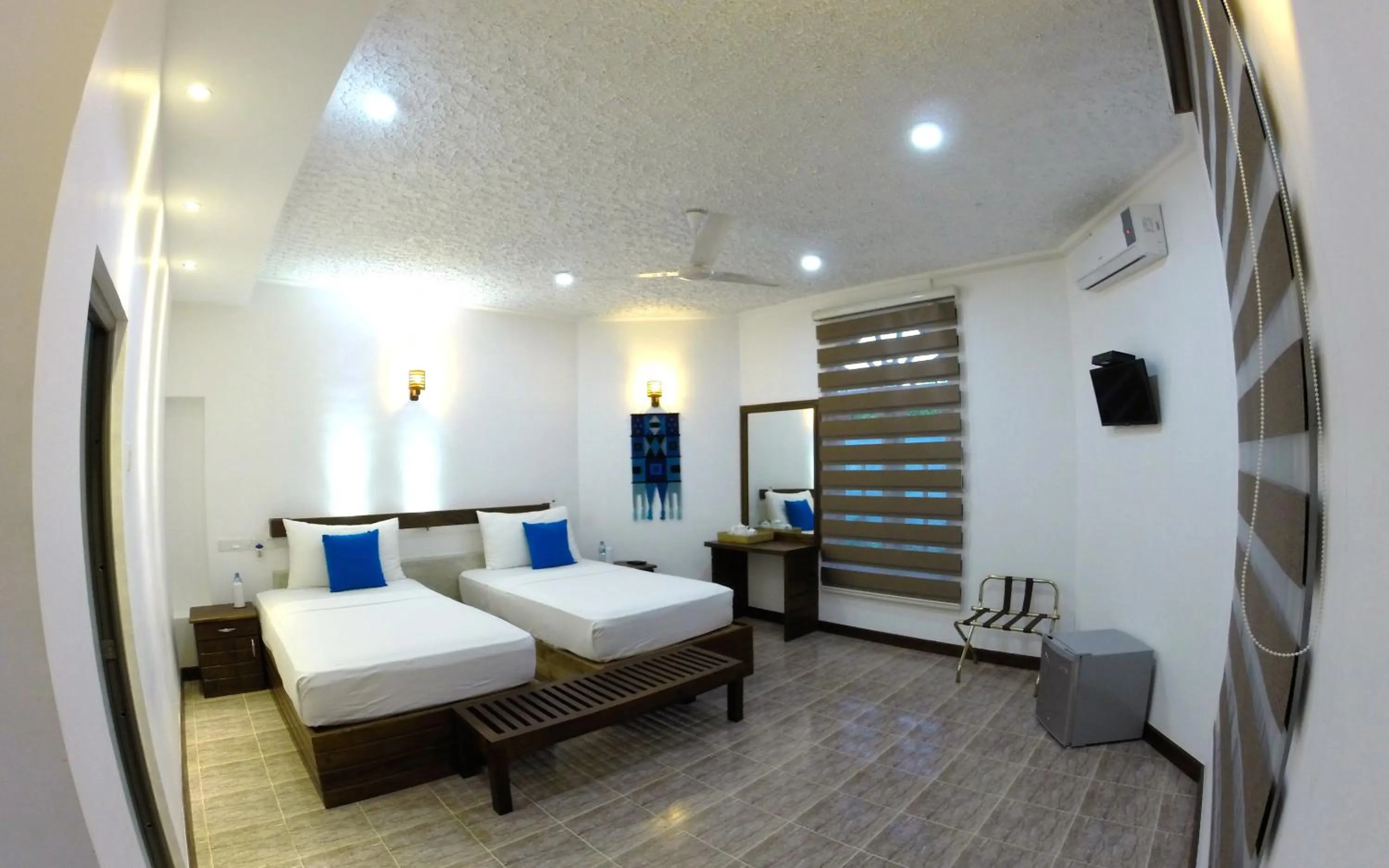 Deluxe Triple Room in Winter Villa