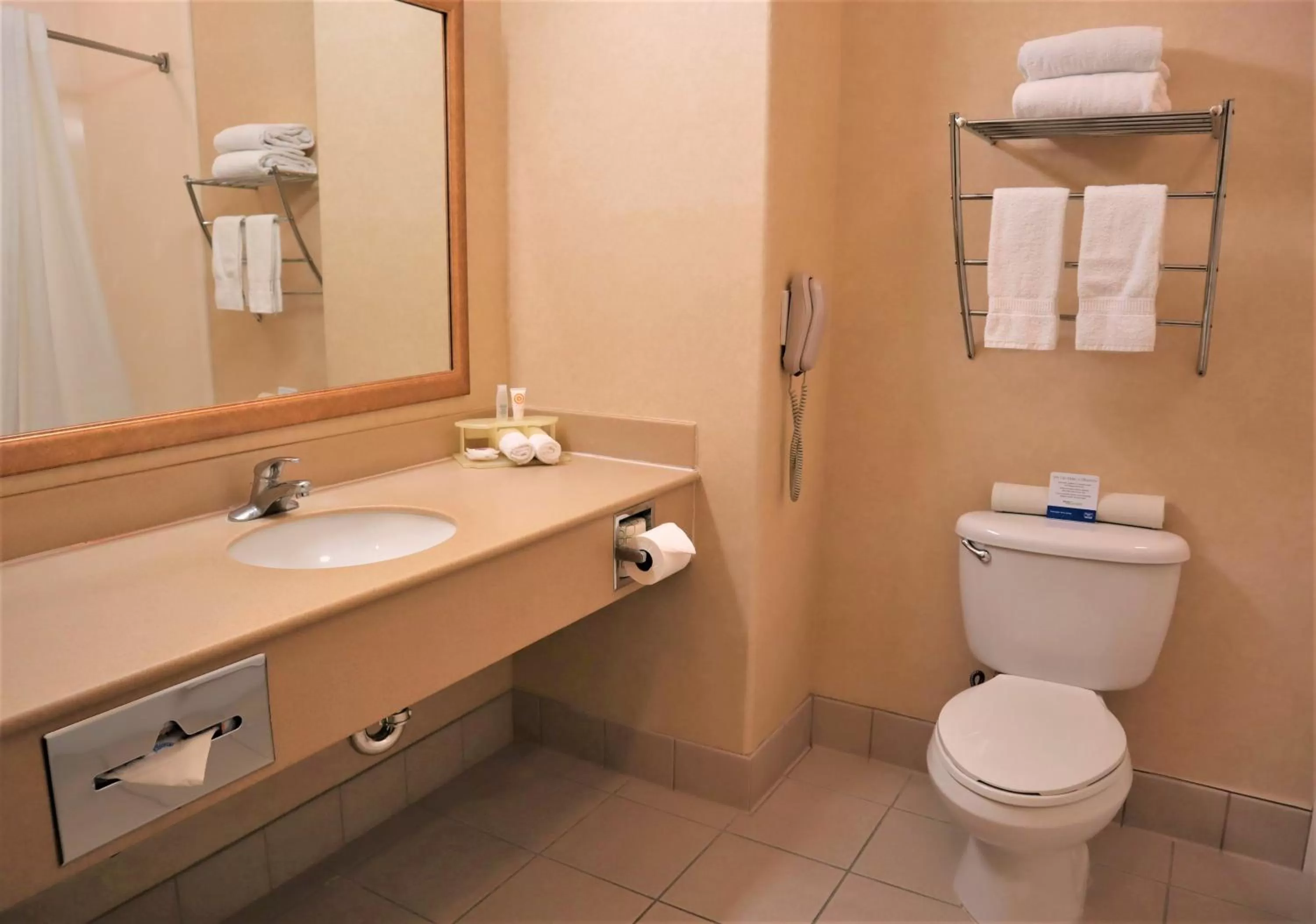 Standard Queen Room with Two Queen Beds in Oasis Inn & Suites 29 Palms Hotel Joshua Tree National Park