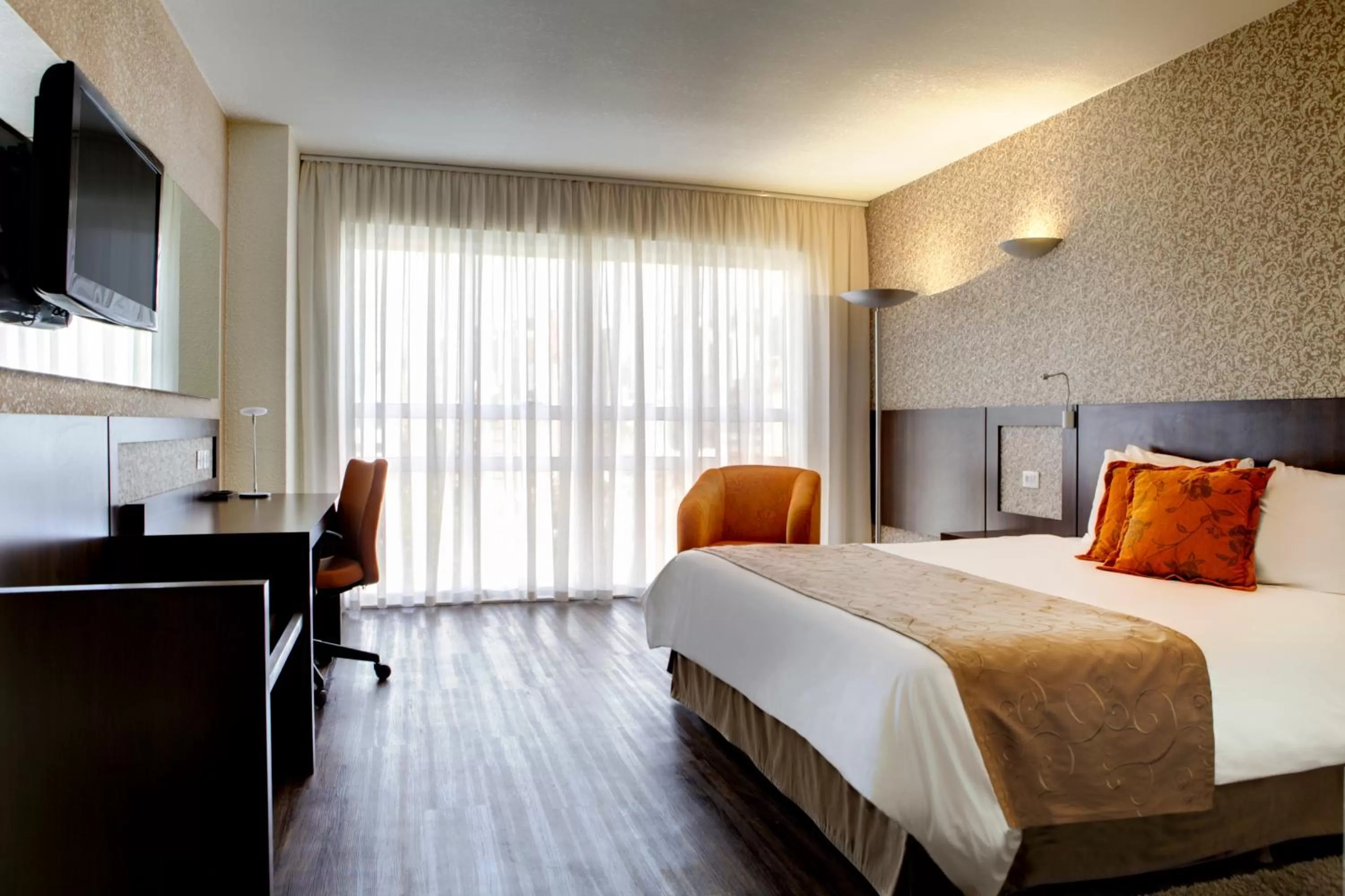 Deluxe Queen Room - single occupancy in Quality Hotel Curitiba