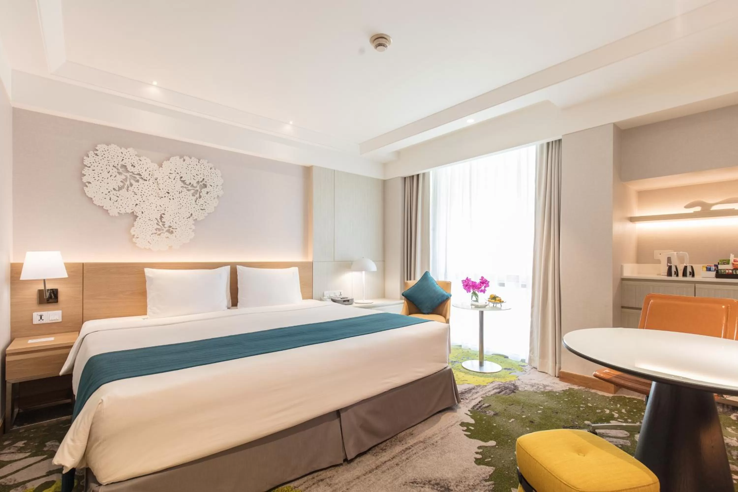 Premium King Room - Lounge Access in Holiday Inn Bangkok by IHG