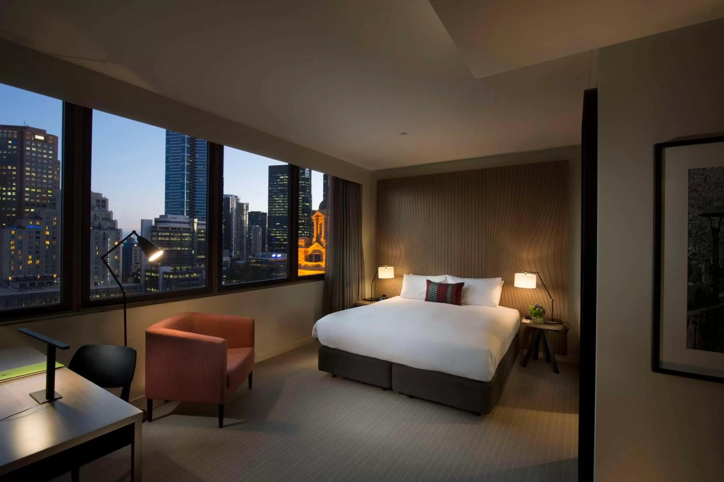 King Room with Skyline River View in DoubleTree by Hilton Melbourne