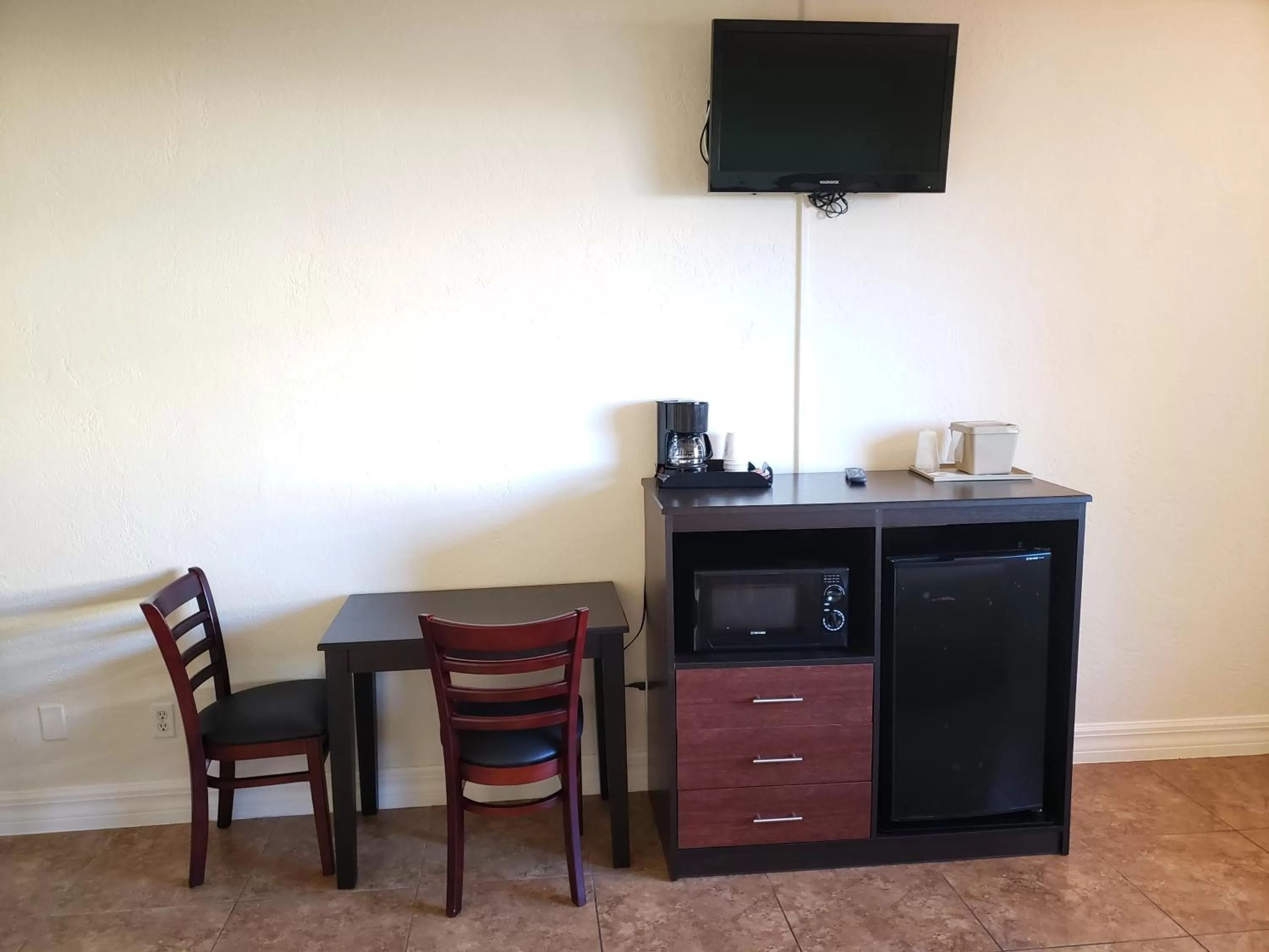 King Room - single occupancy - Disability Access -City View in Oceanfront Inn and Suites - Ormond
