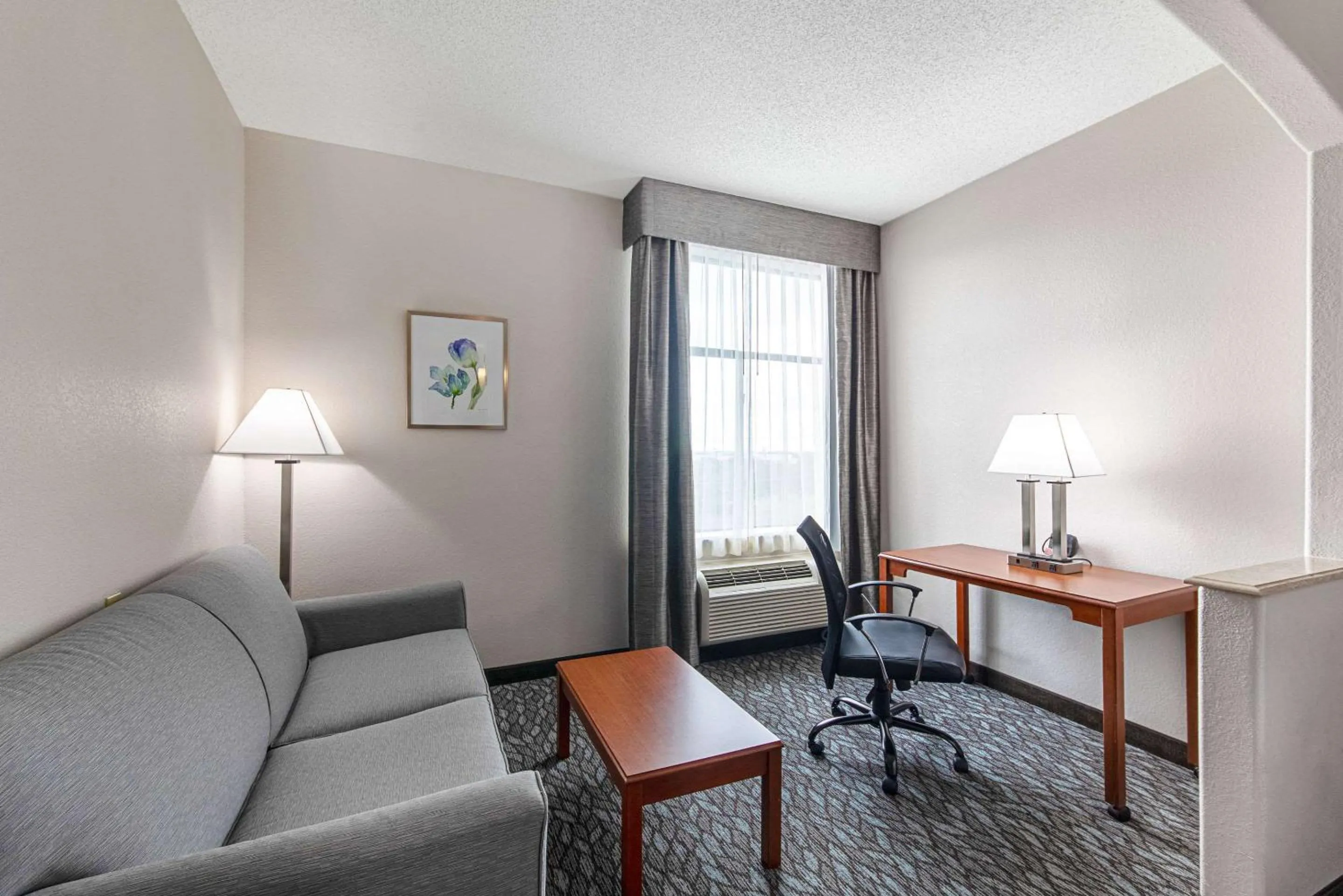 Suite with Two Queen Beds - Accessible/Non-Smoking in Quality Suites Austin South Street Elmo District