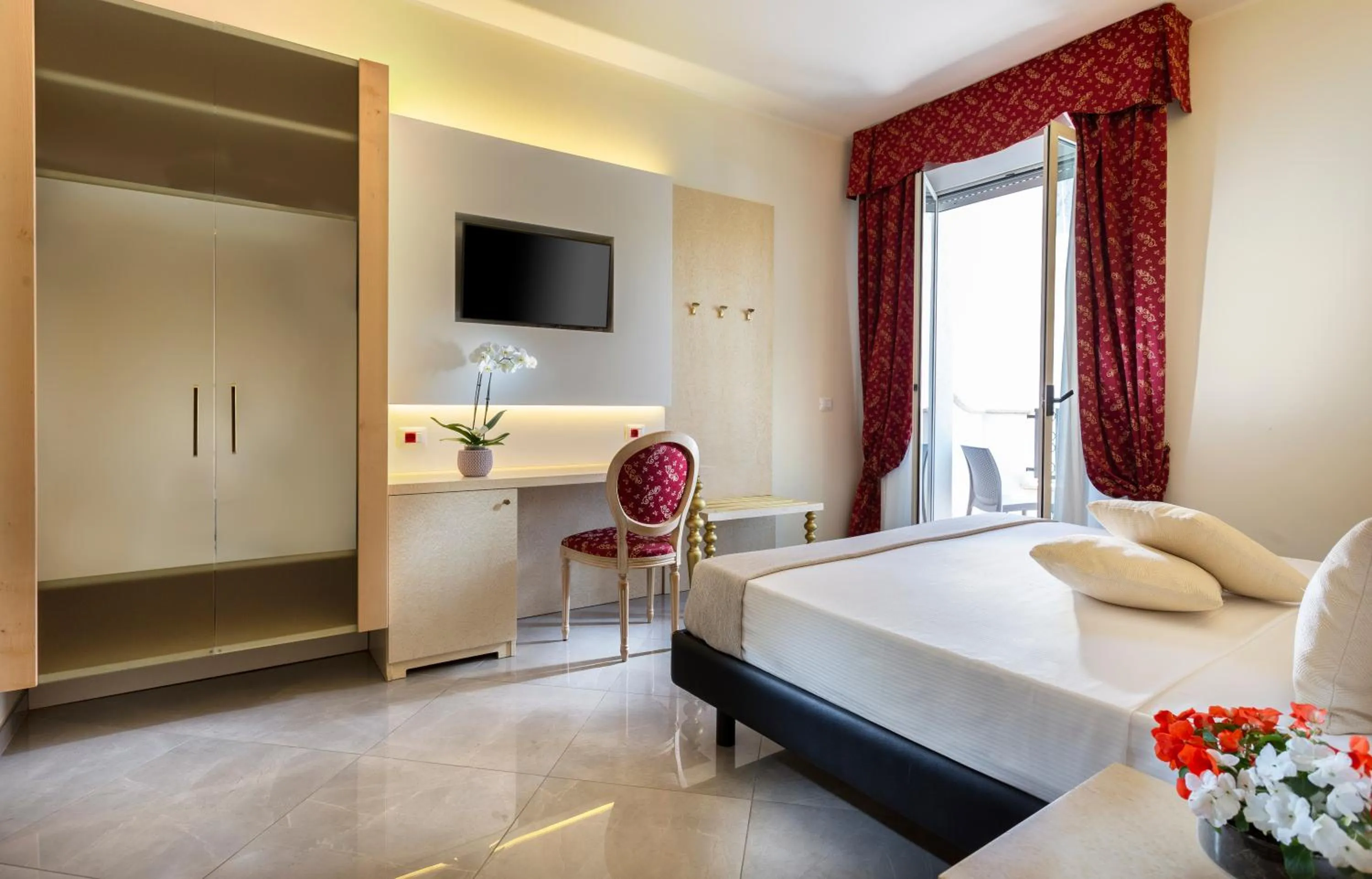 Deluxe Double Room in Hotel Gallia Palace