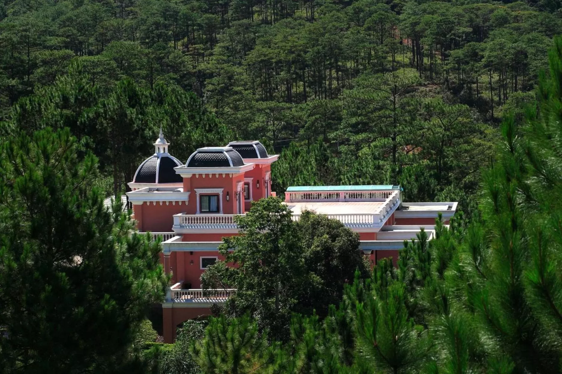 Dalat Edensee Lake Resort & Spa