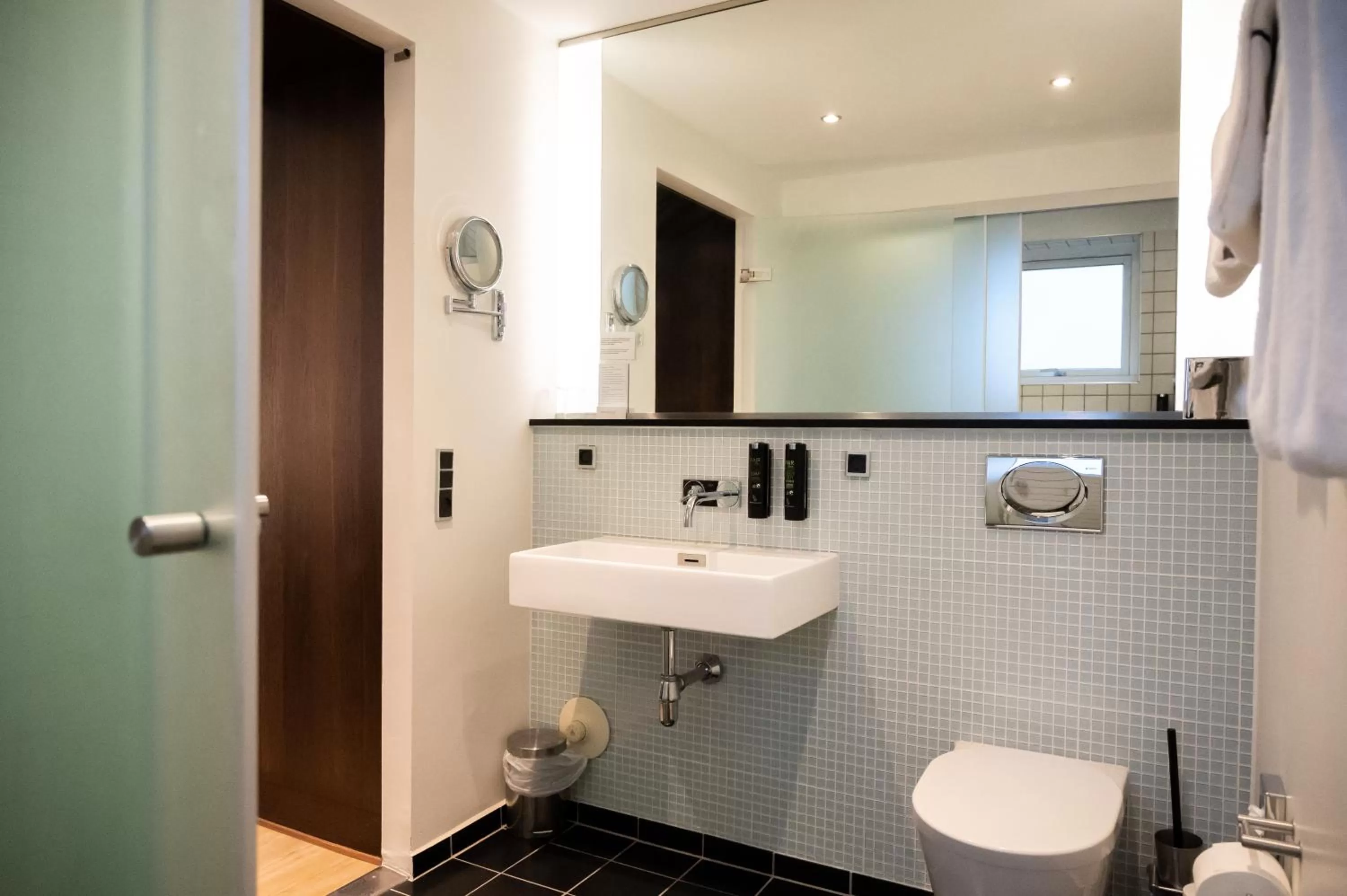 Junior Suite with Spa Bath in Hotel Svanen Billund