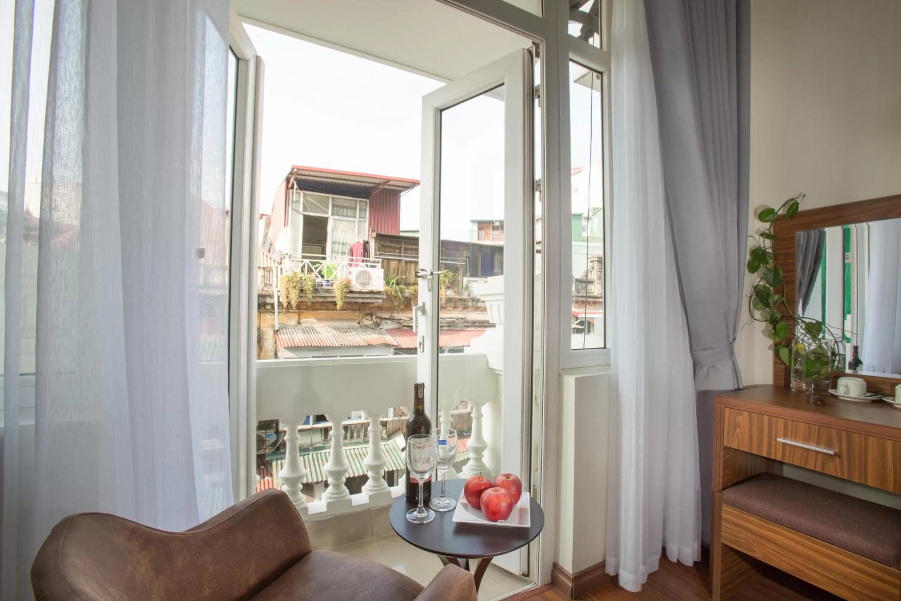 Suite with Balcony in Spoon Hotel