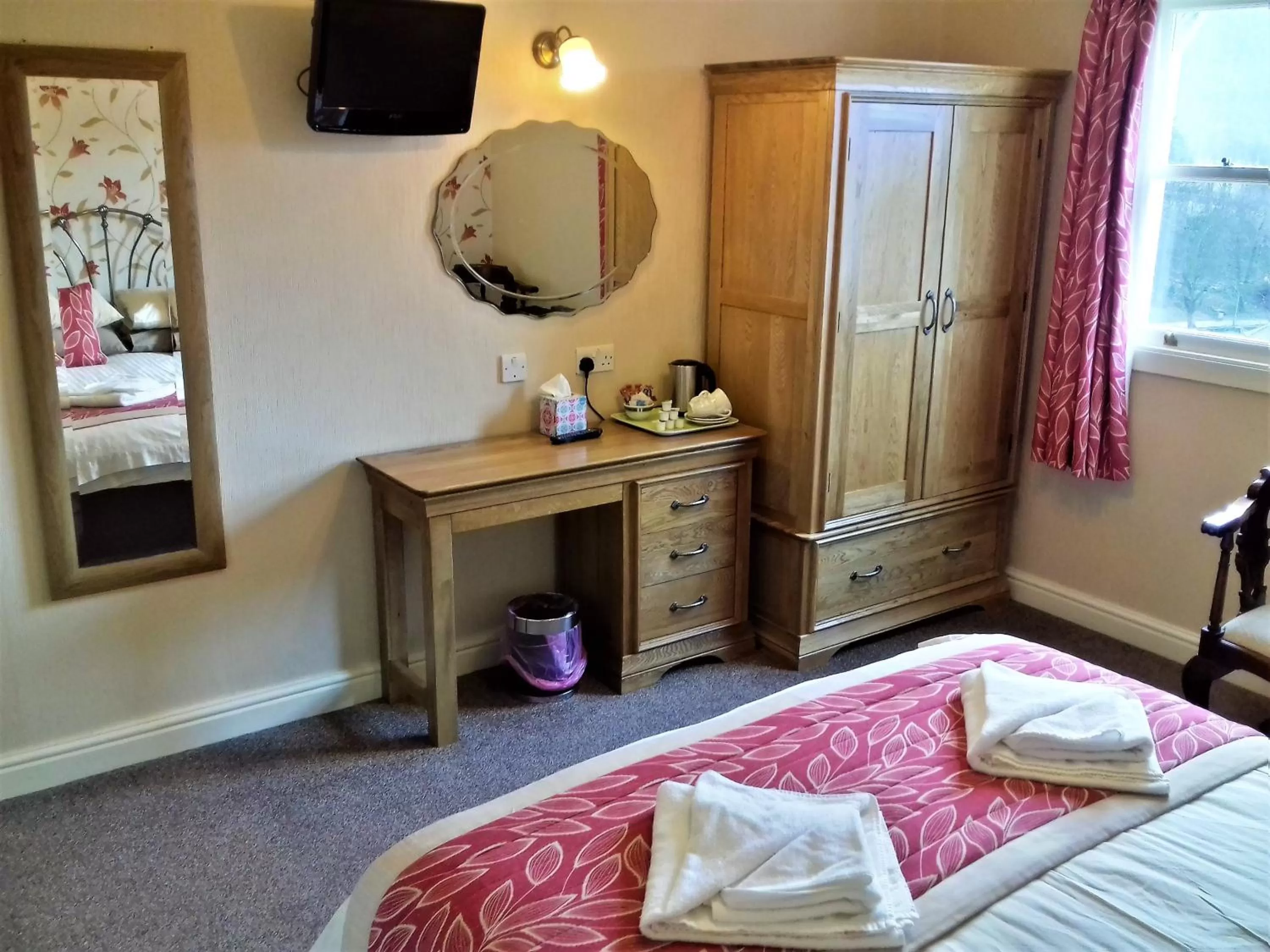 Bedroom, Bed in Crow Park Hotel