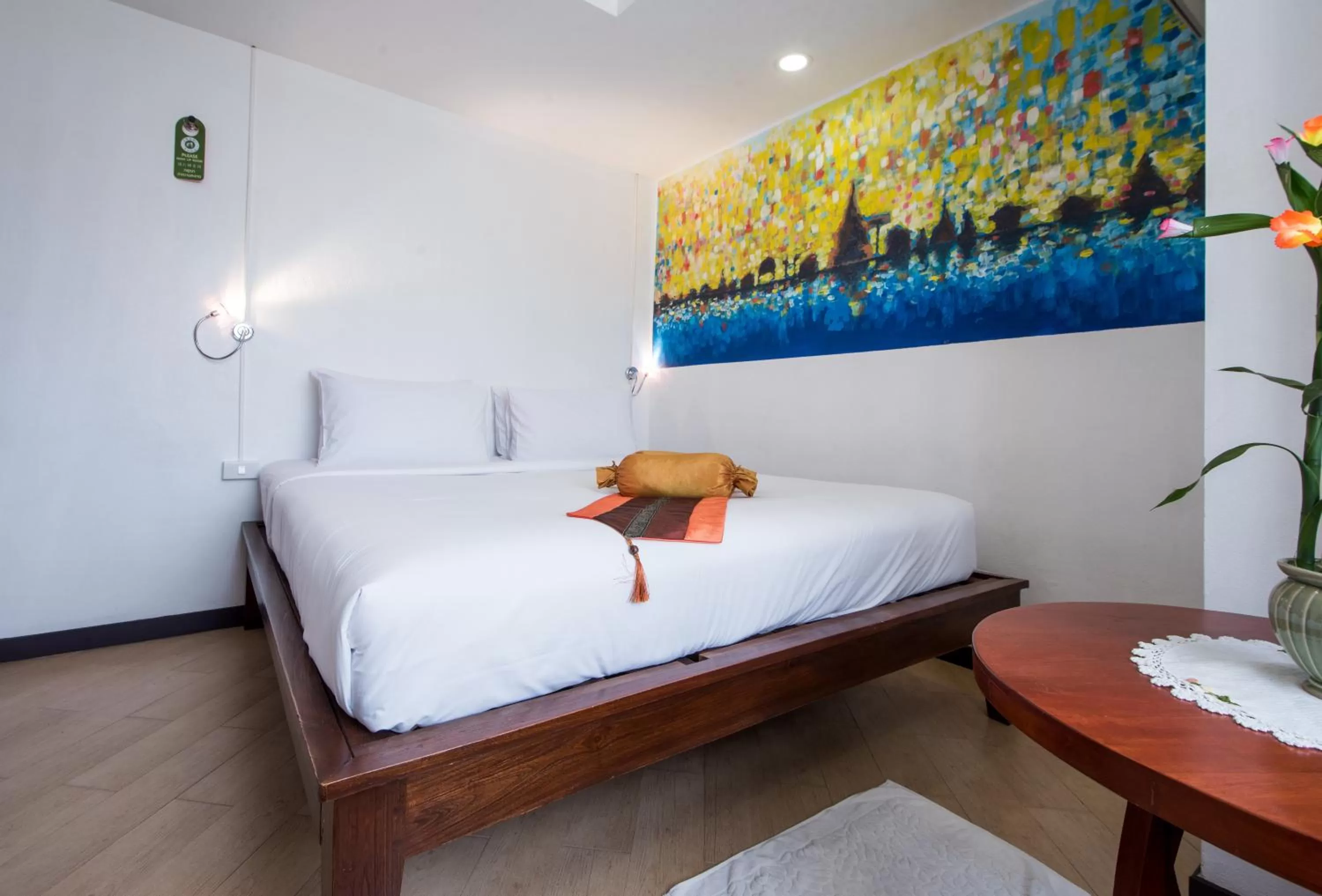 Small Double Room in Chedi Home