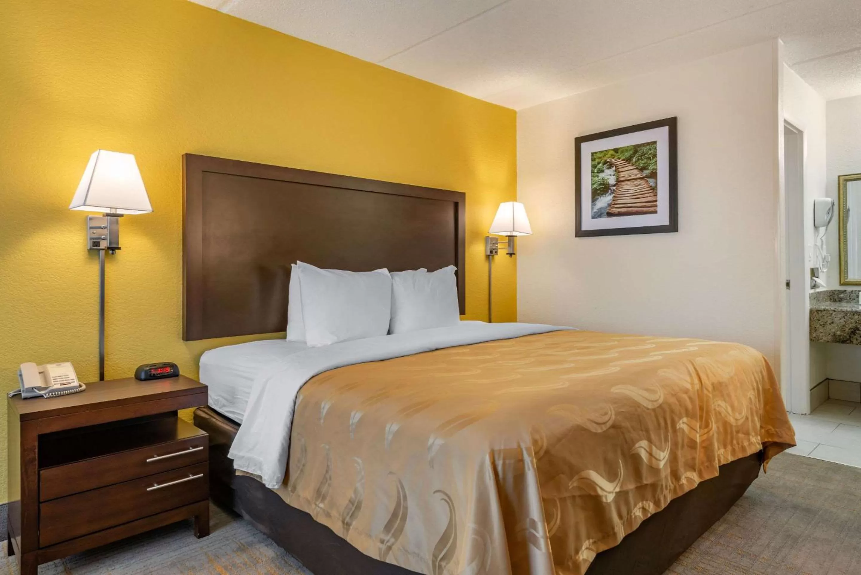 King Room in Quality Inn and Suites Palatka Riverfront
