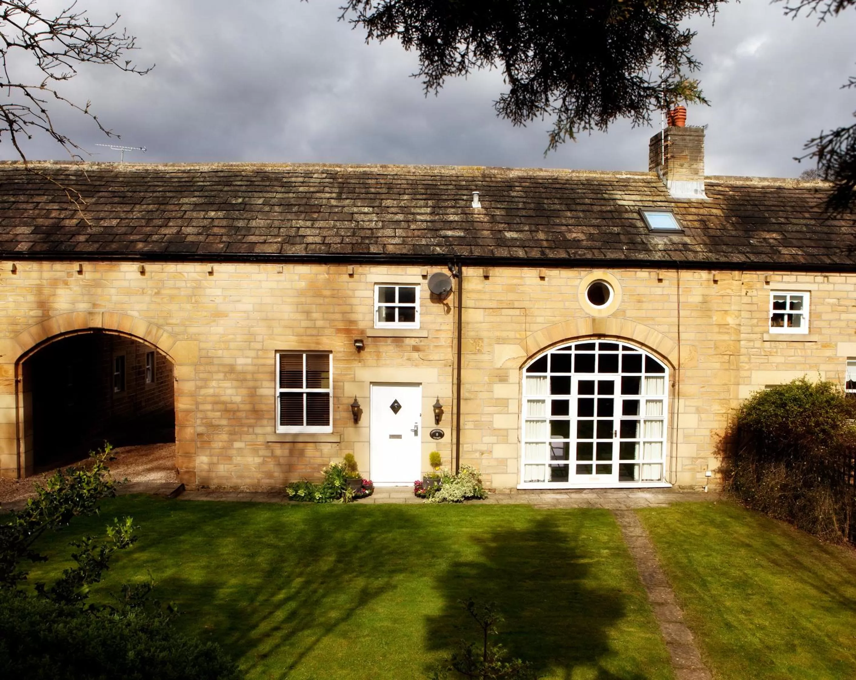 Three-Bedroom House in Waterton Park Hotel