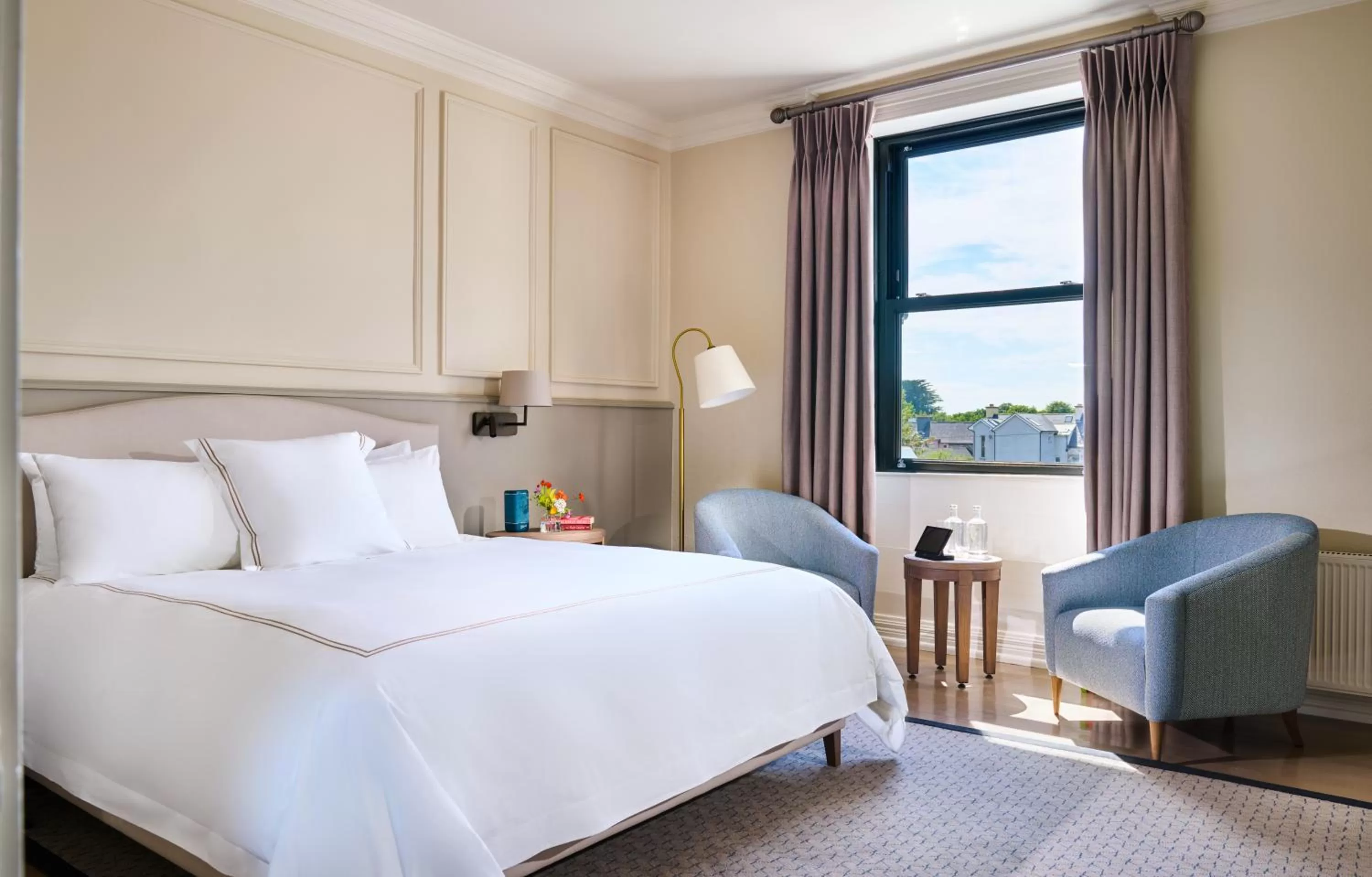 Cozy Nest King Room in The Lansdowne Kenmare