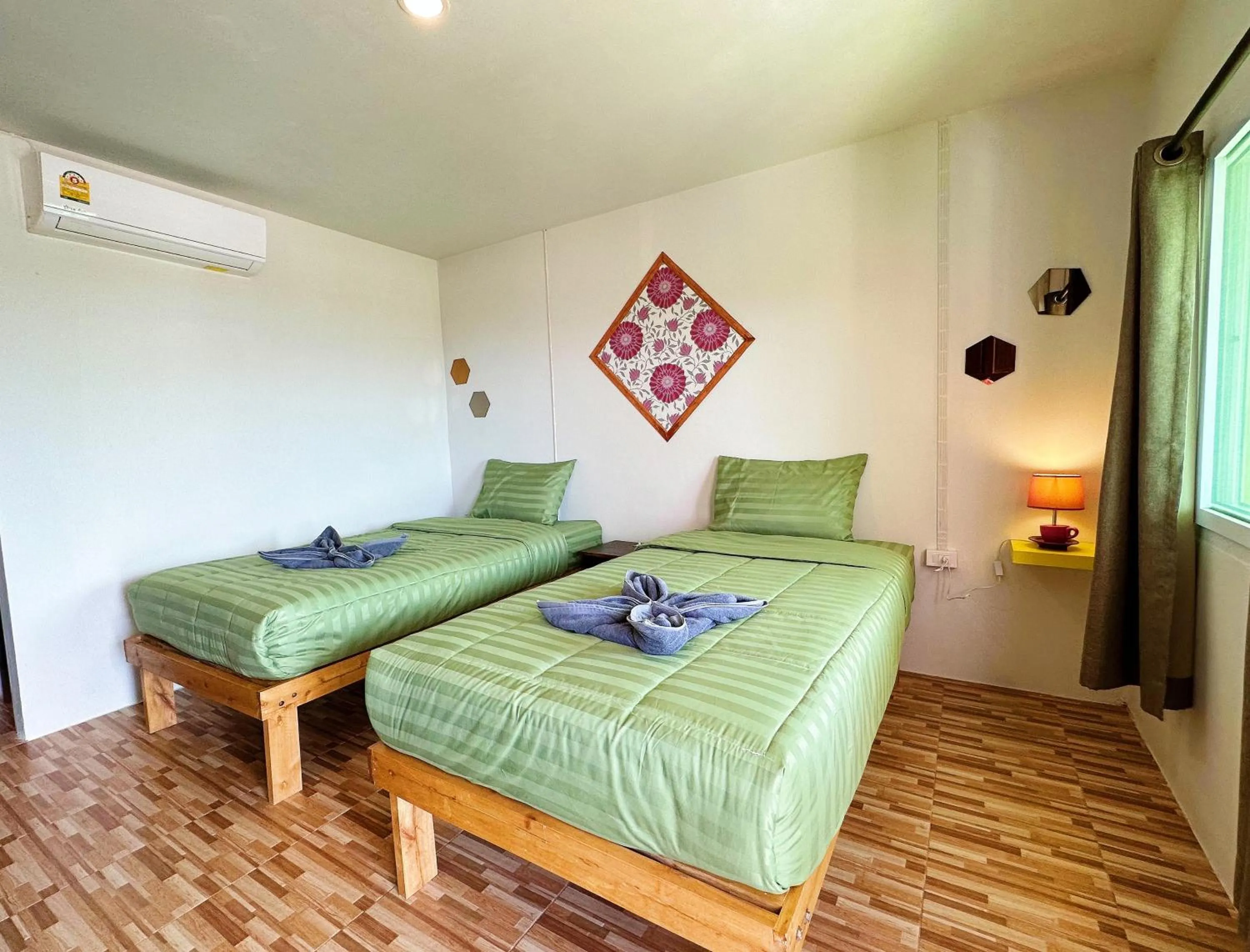 Deluxe Twin Room with Sea View in Cottage Hill at Lanta
