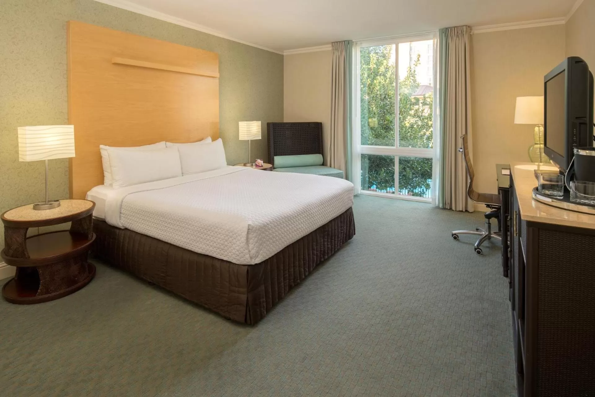 Crowne Plaza Cabana Hotel by IHG