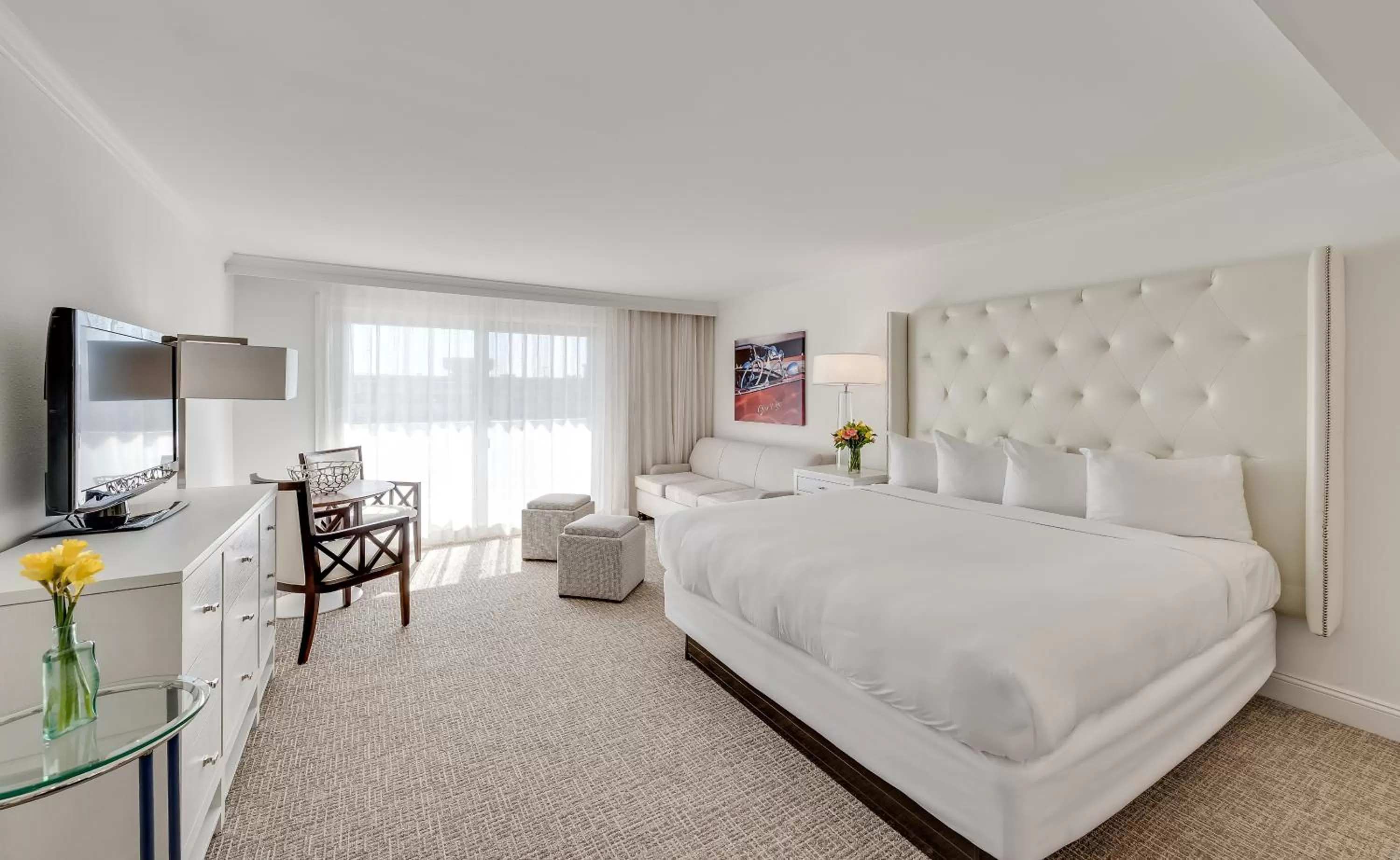 Premium Poolside King Studio in ICONA Avalon