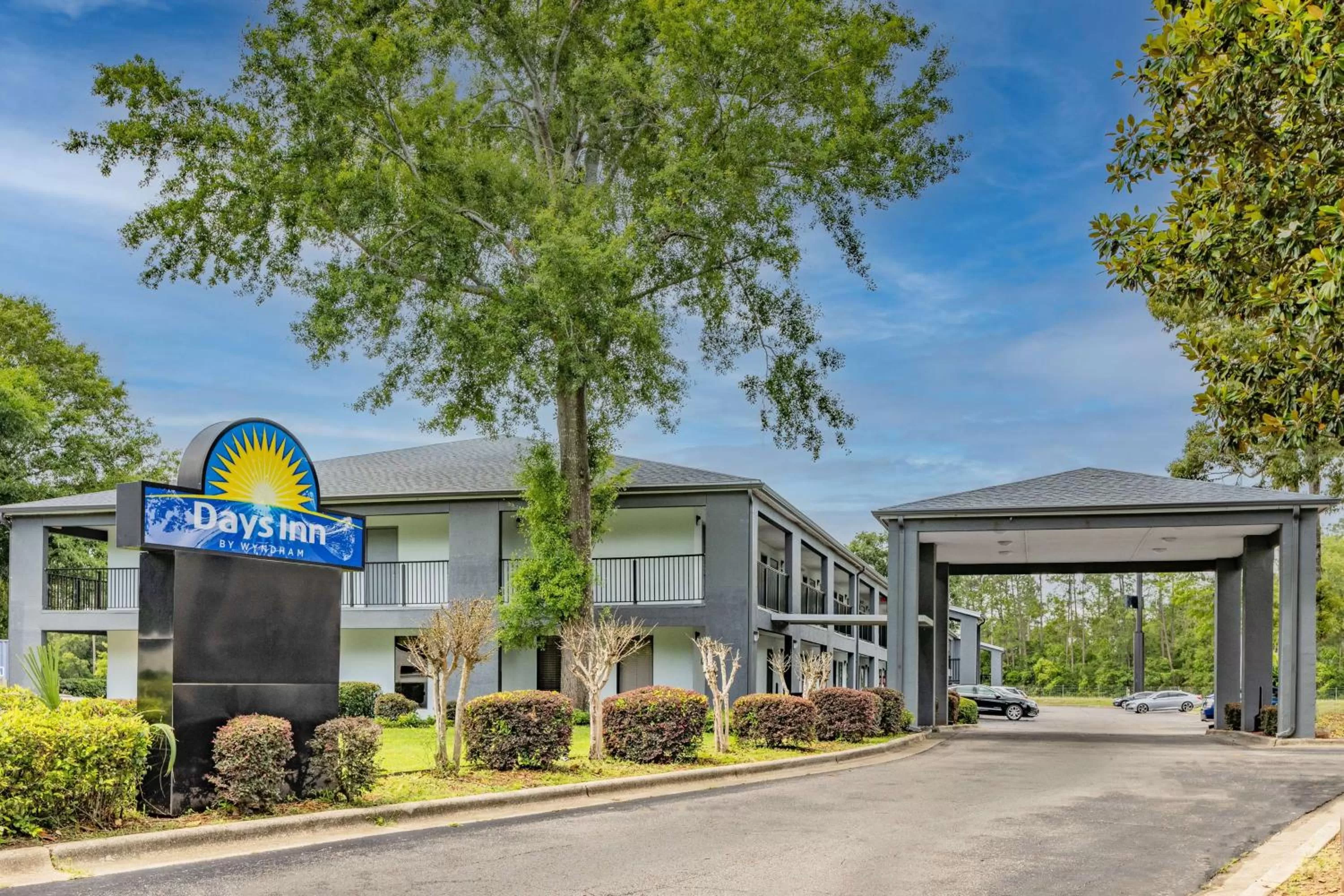 Days Inn by Wyndham Pensacola I-10