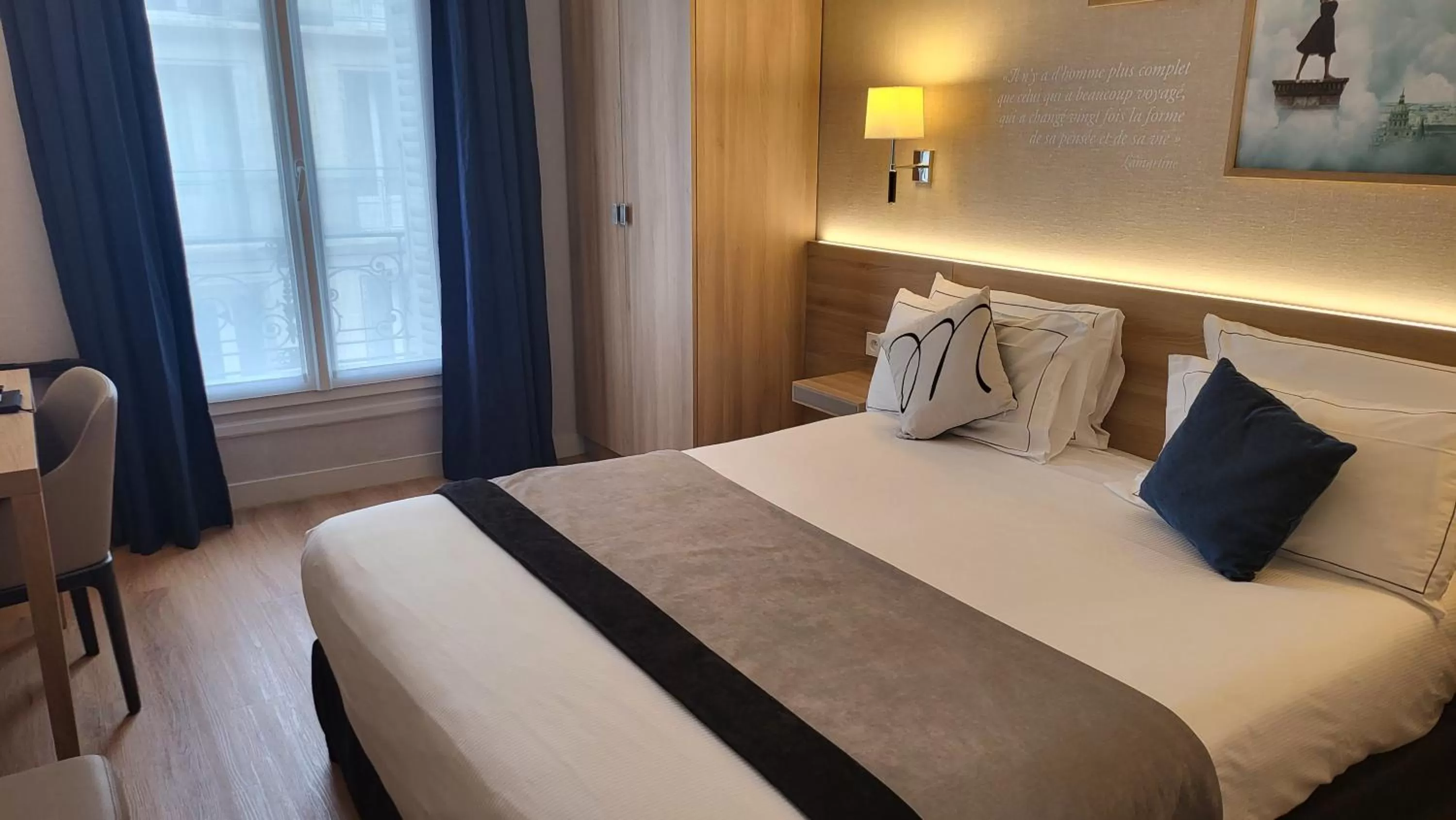 Superior Double Room in Magda Champs Elysées