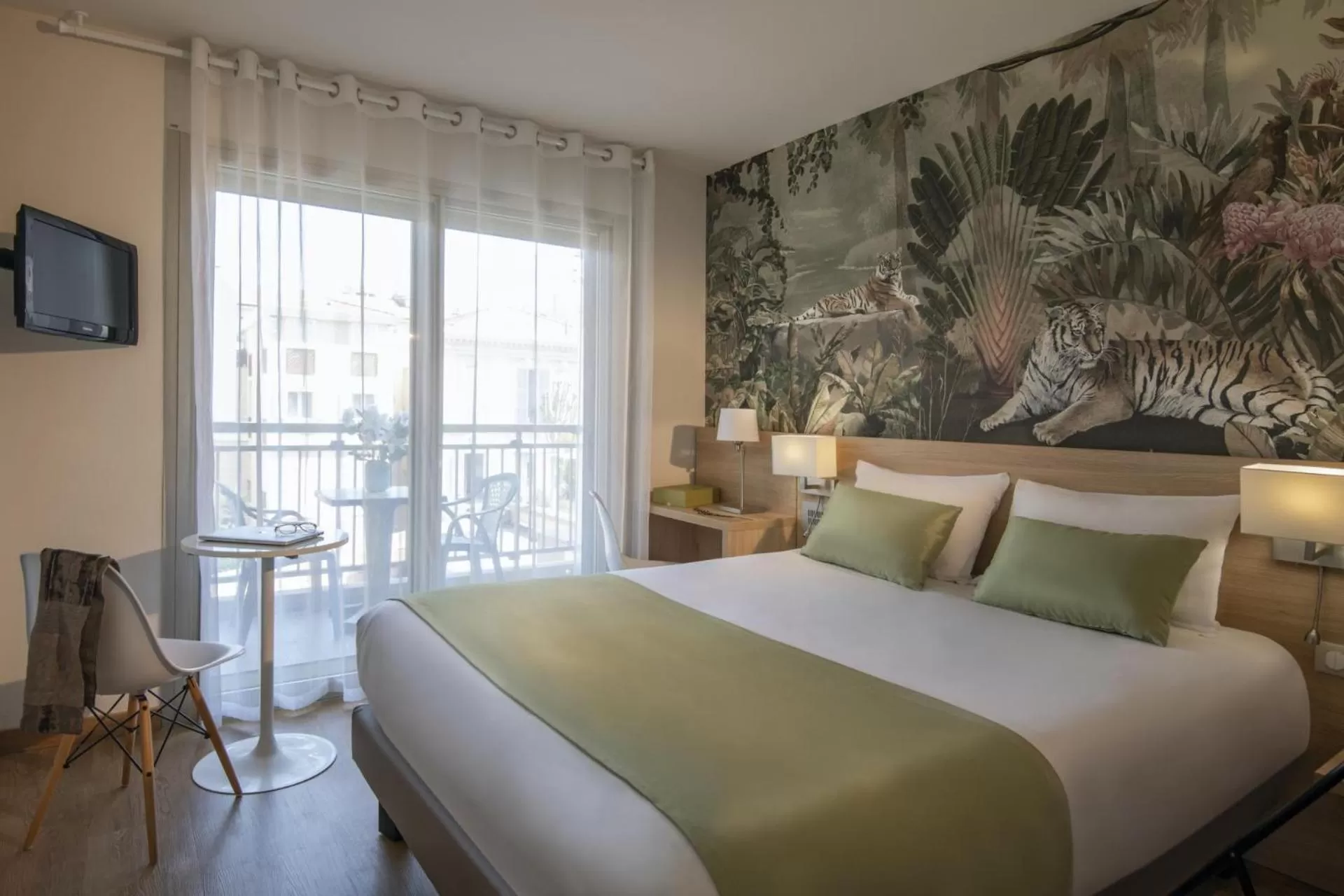 Superior Double Room in Hotel Chambord