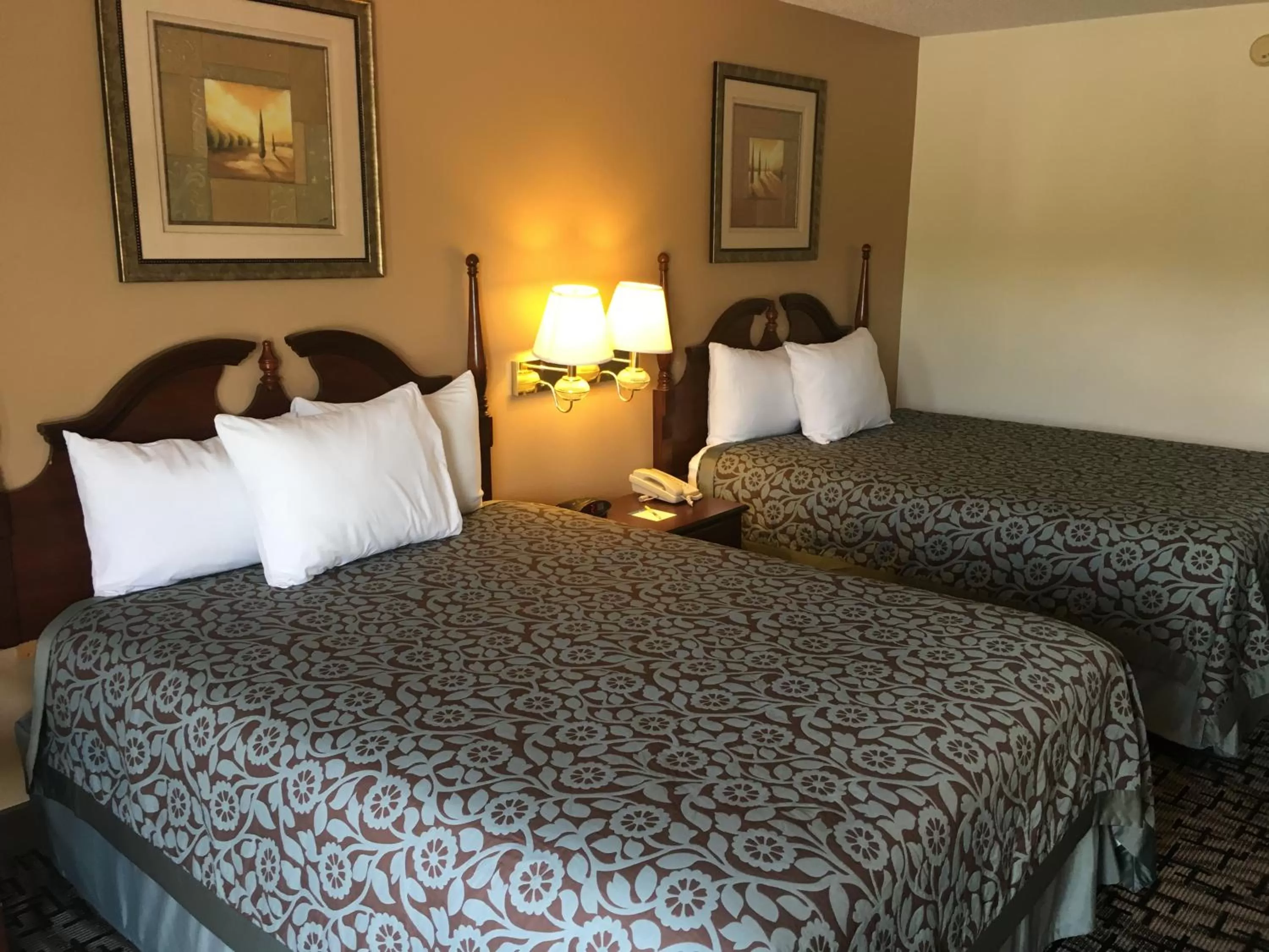 Queen Room with Two Queen Beds - Smoking in Days Inn by Wyndham Picayune