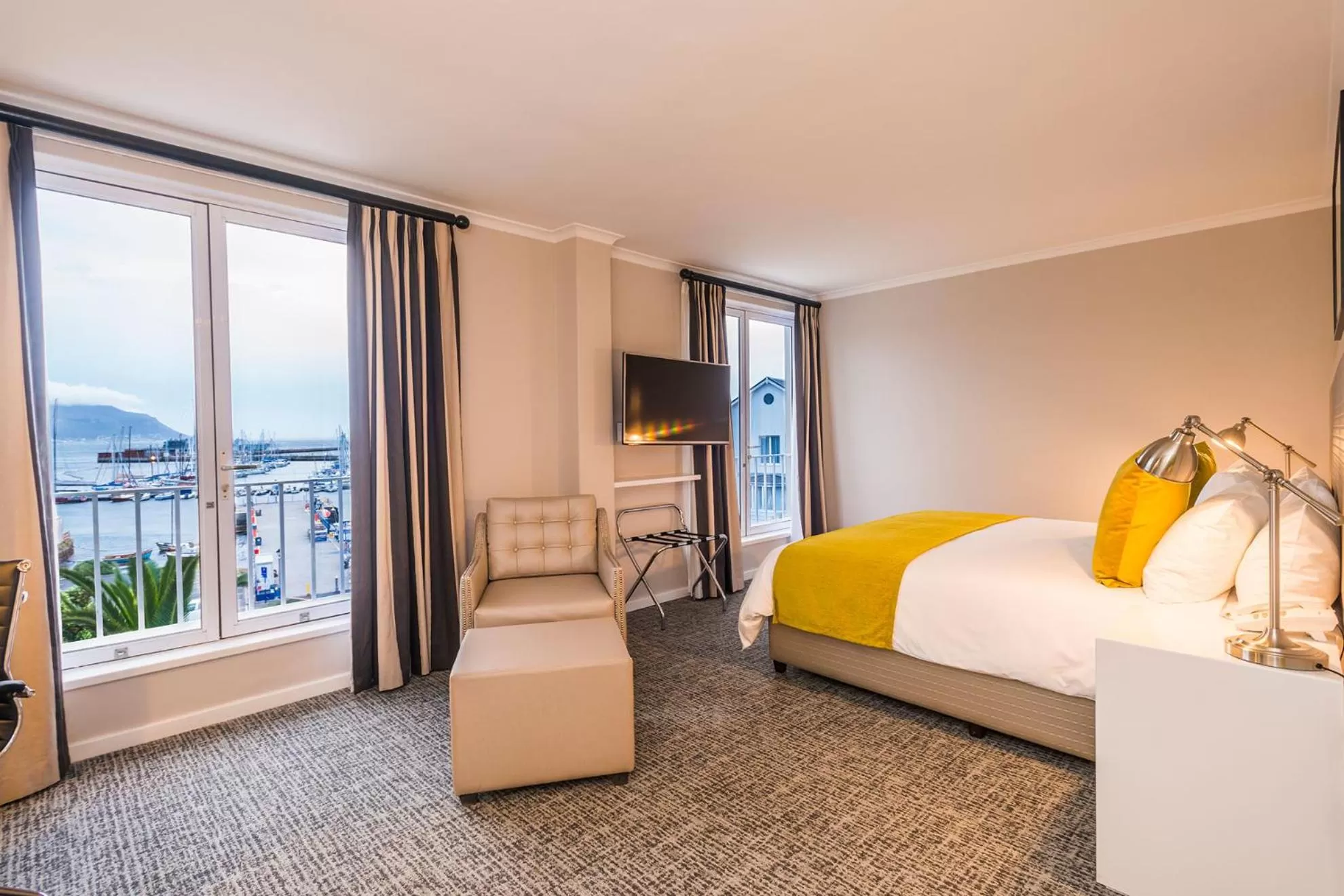 Family Room with Sea View in Simon's Town Quayside Hotel