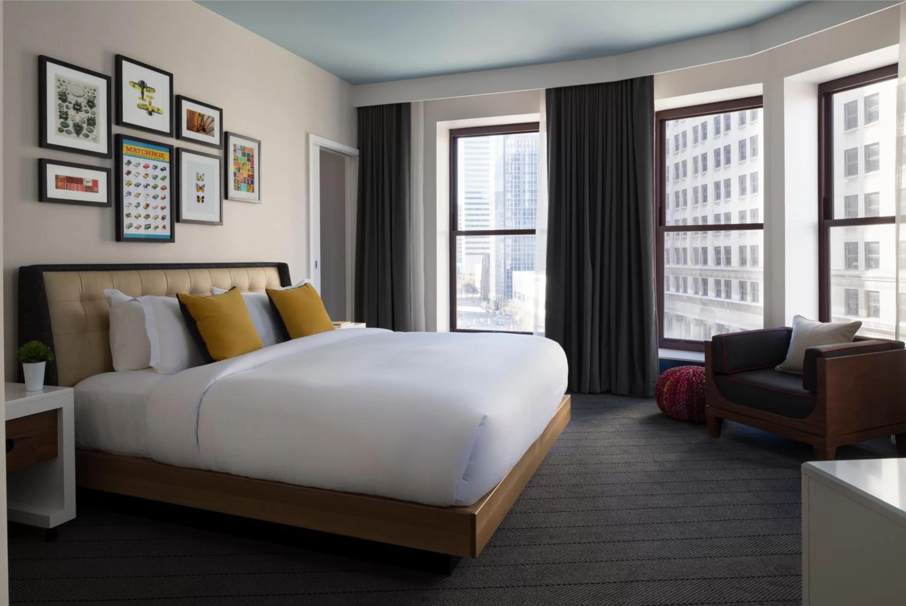 One-Bedroom Suite with City View in Kimpton Schofield Hotel by IHG