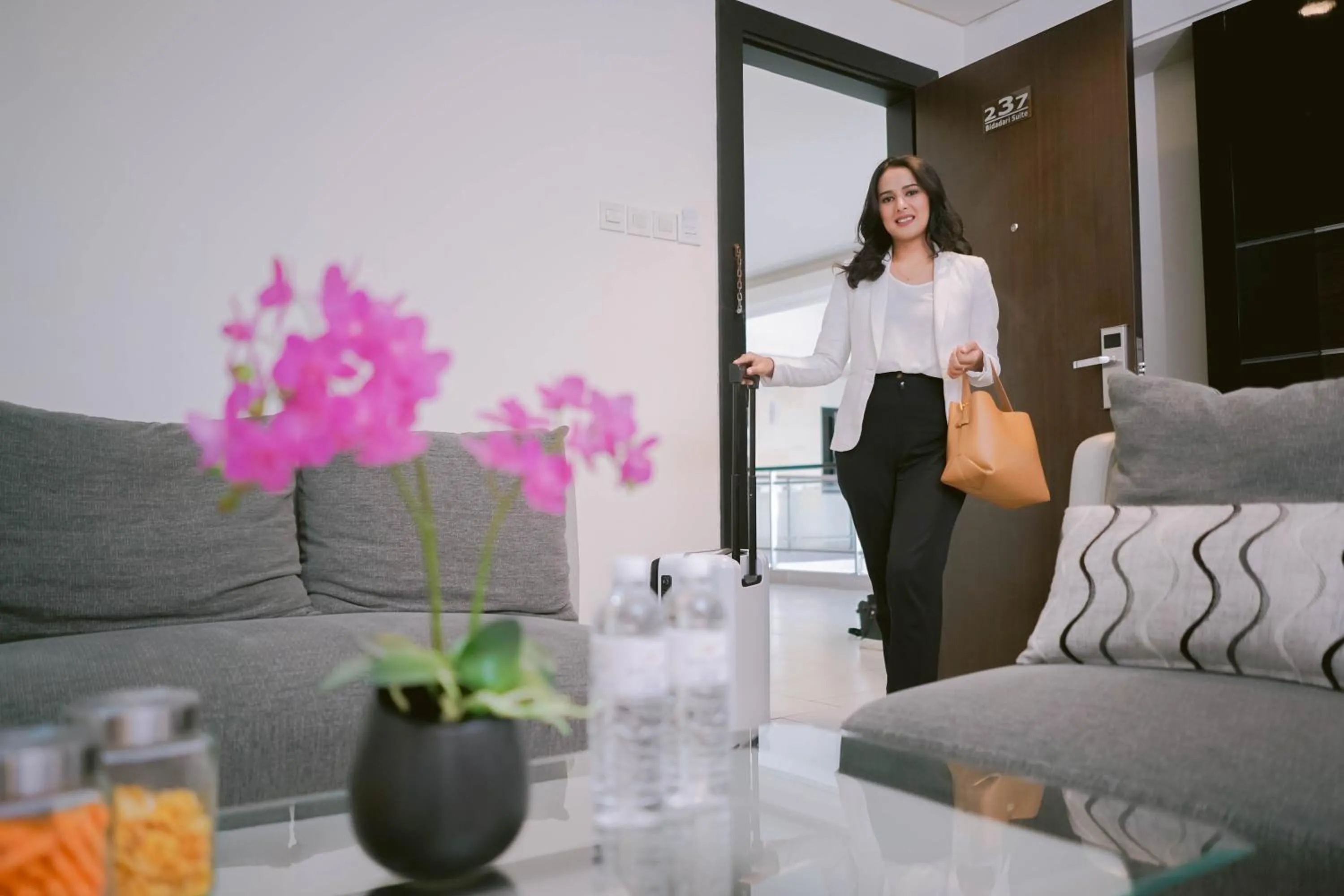 Suite with Free Airport Transfer in Sahid T-More Hotel