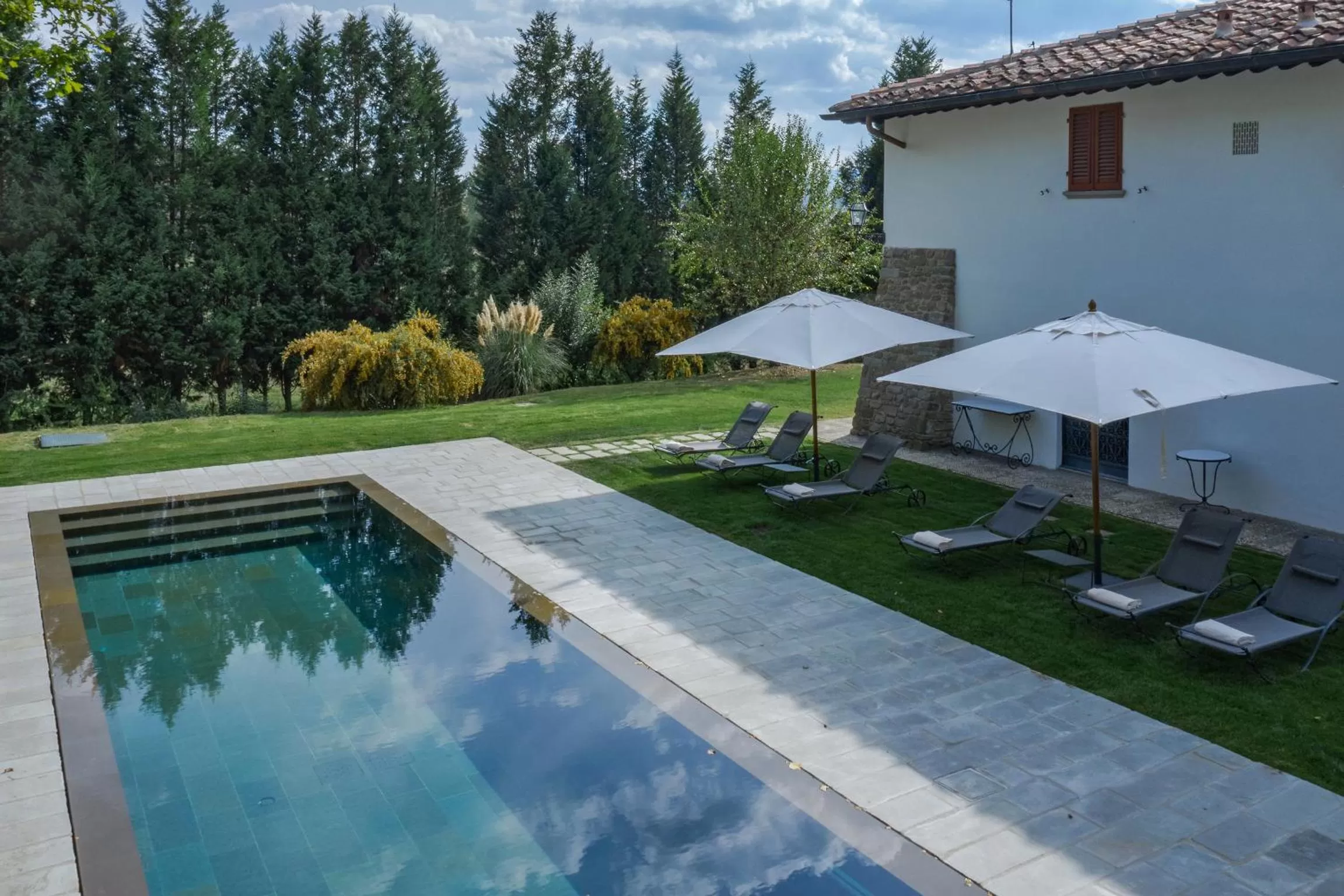 Three-Bedroom Villa in Viesca Toscana Suites & Villas