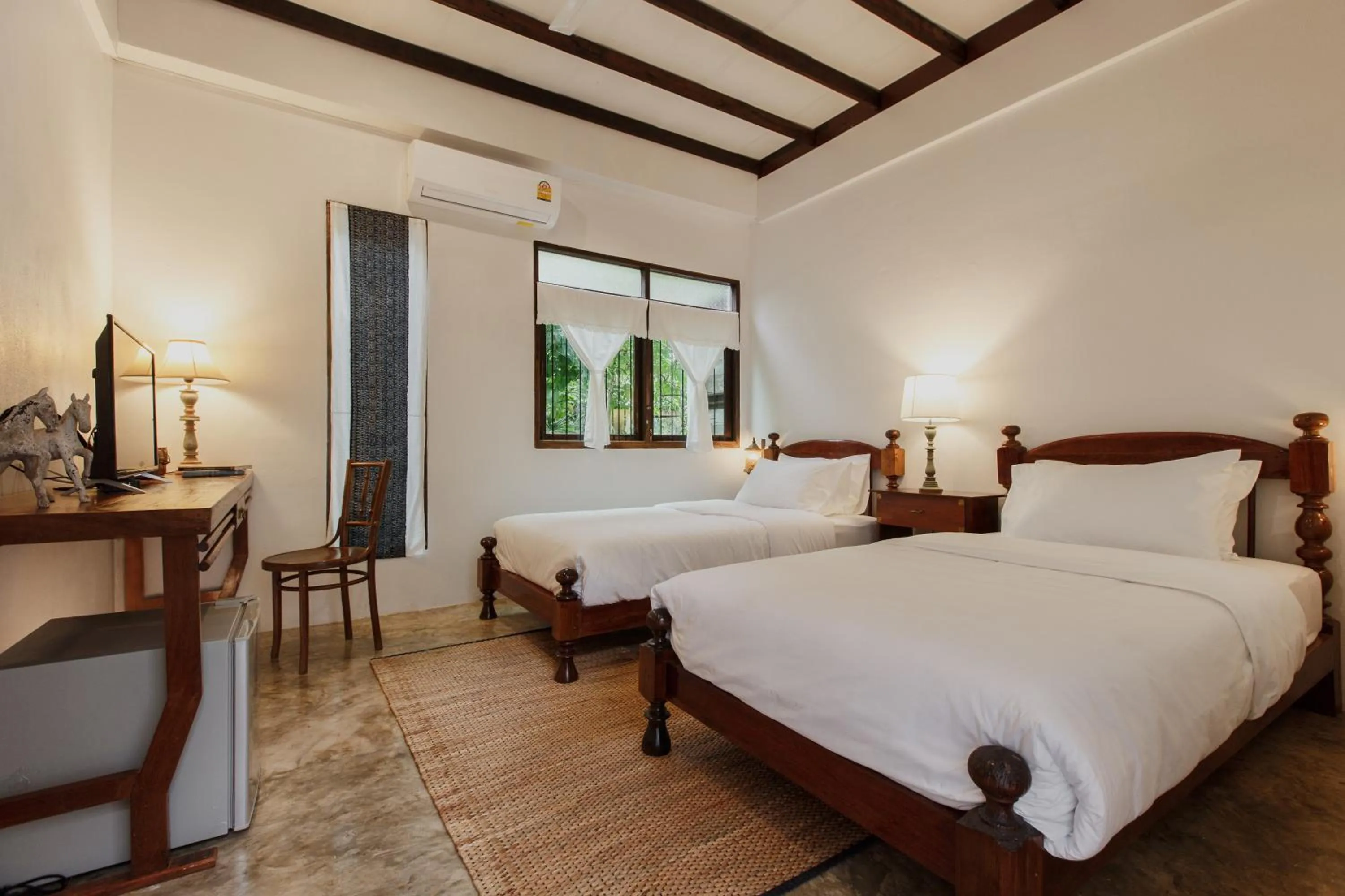 Superior Twin Room in Foresta Villa