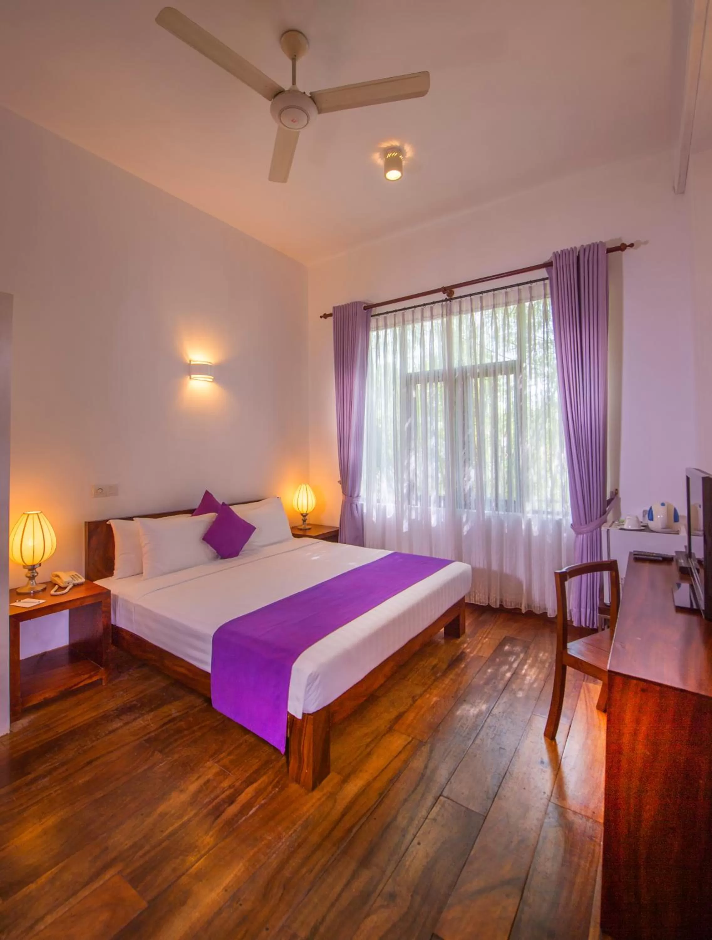 Deluxe Room with 10% off on Food & Beverage in Zylan Colombo