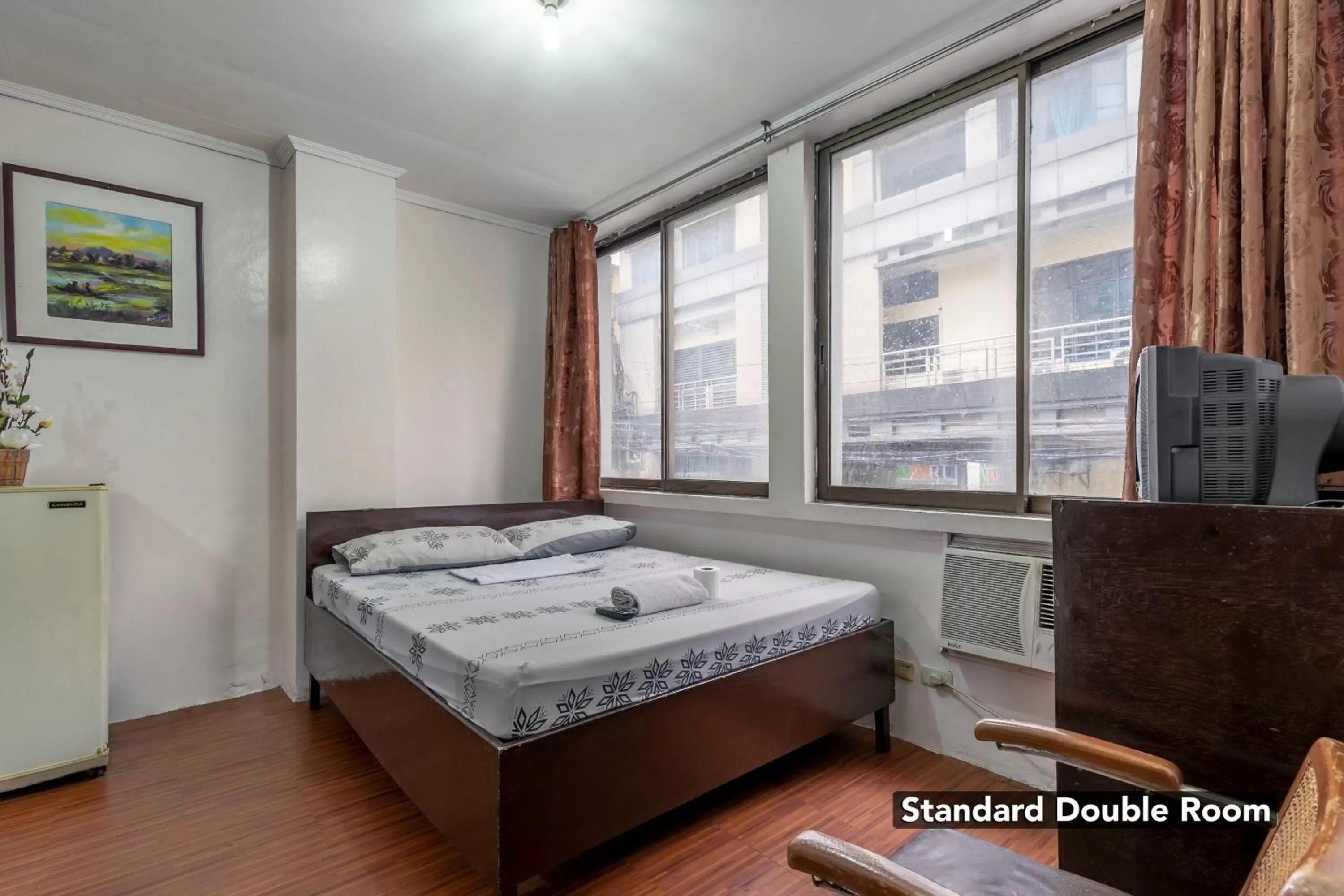 Standard Double Room in Victoria Mansions