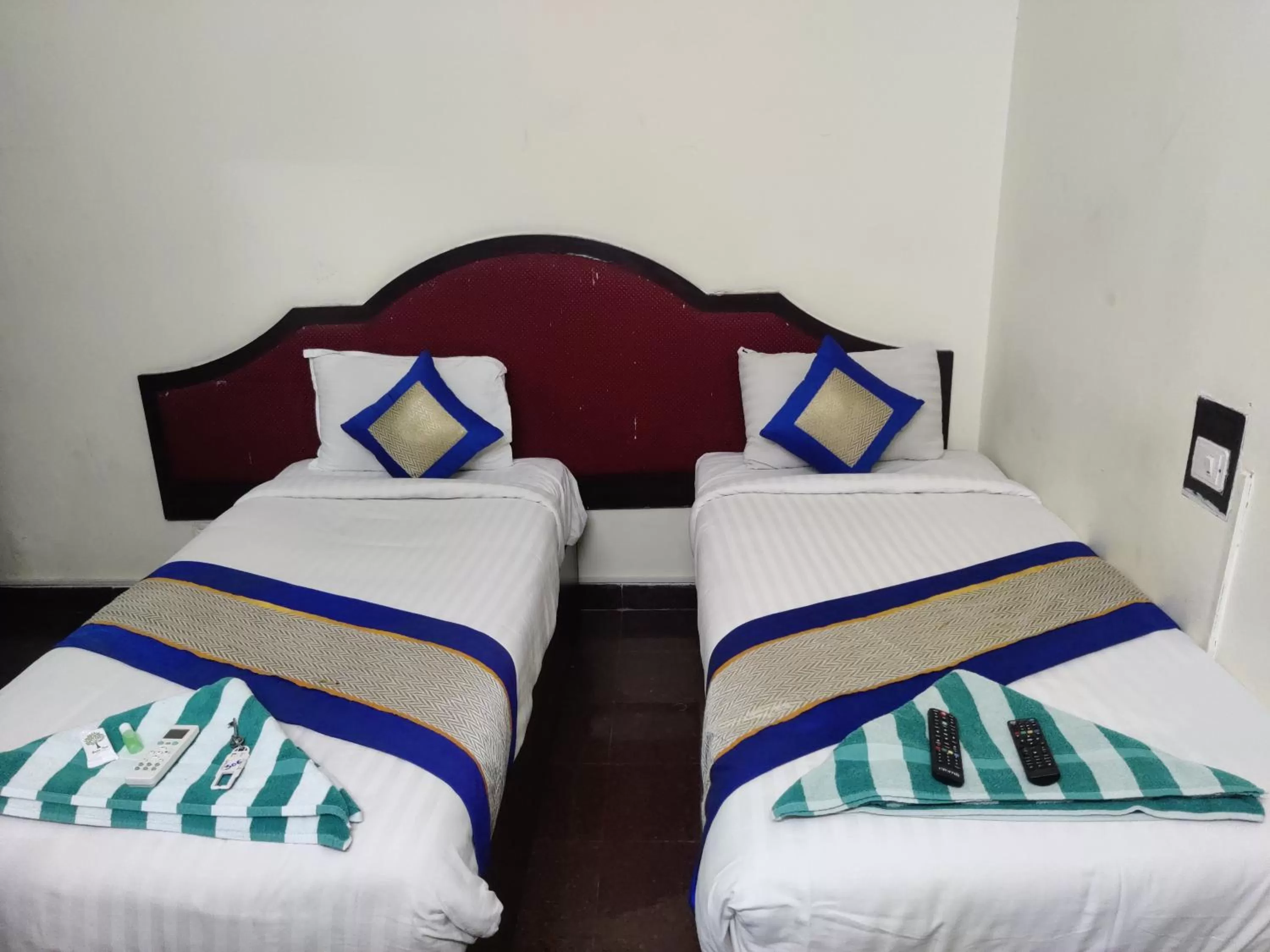 Standard Twin Room - single occupancy in The Dolphin Park Hotel, Virugambakkam