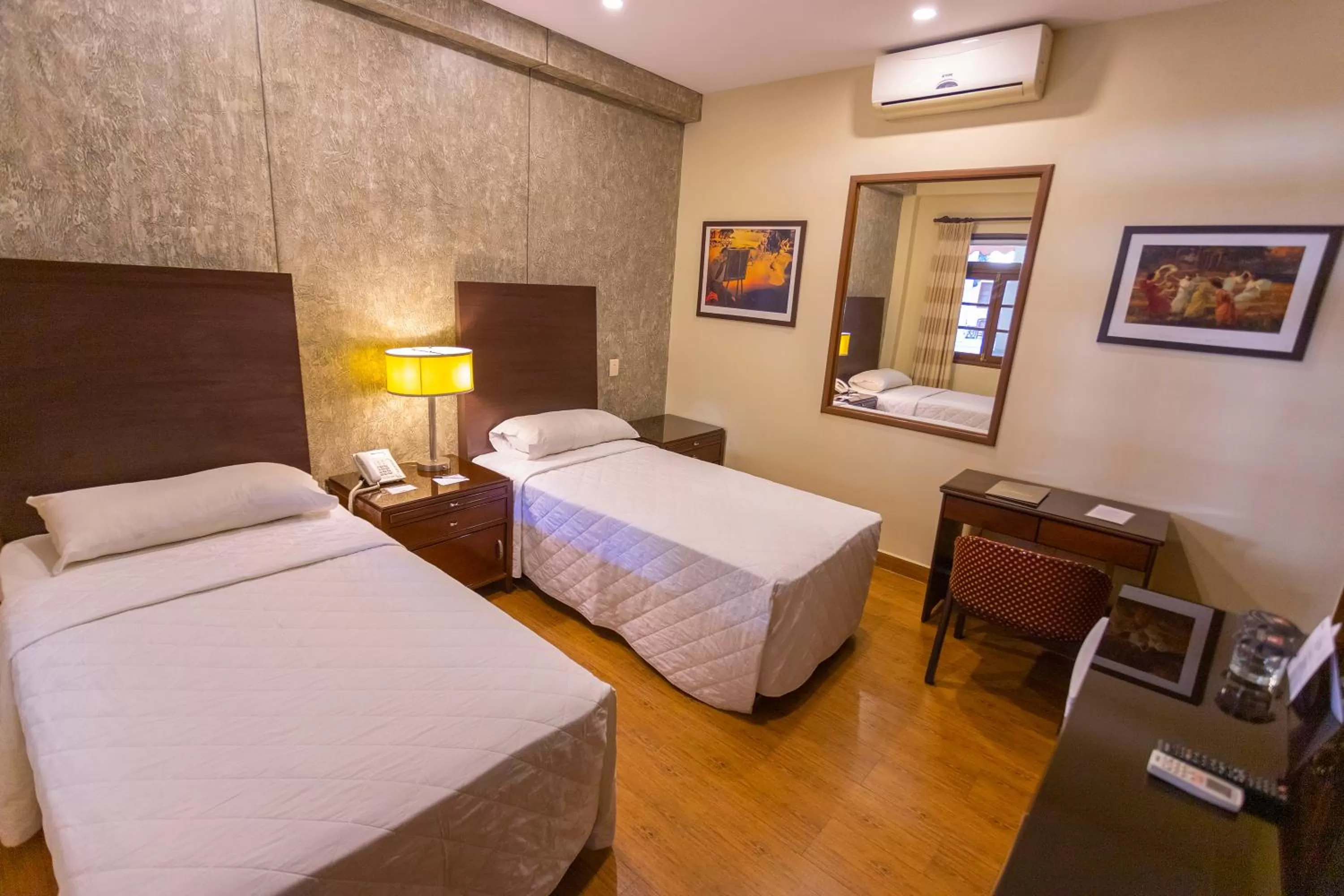 Standard Twin Room in Gran Hotel Cochabamba