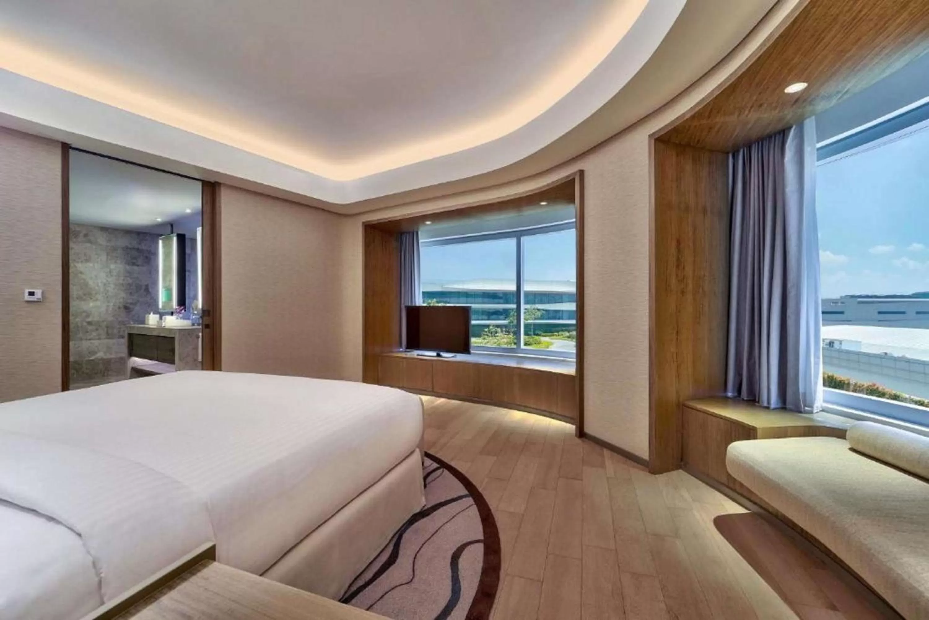 Diplomatic Suite - Lounge Access in Conrad Manila