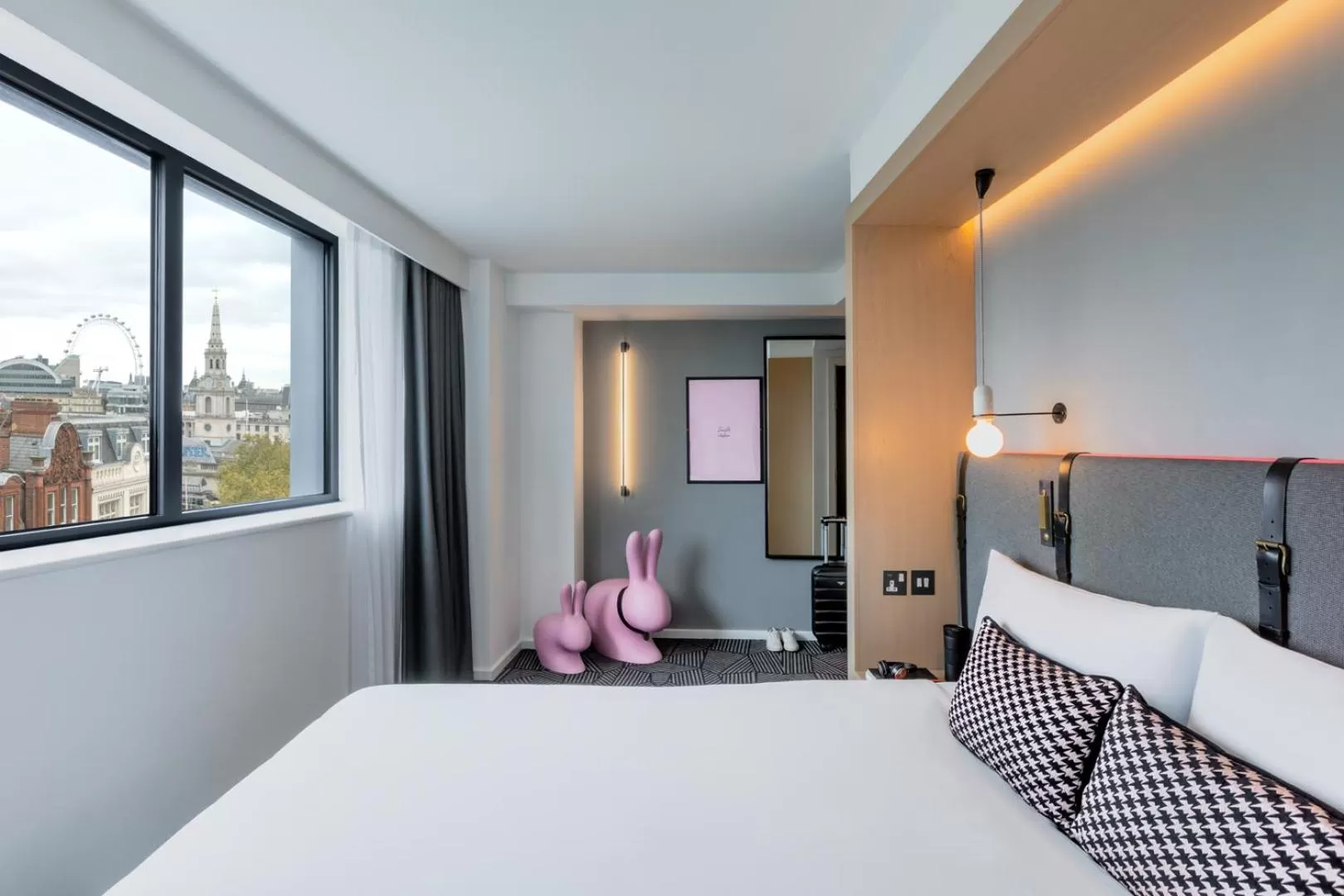 Cozy Room in Assembly Leicester Square