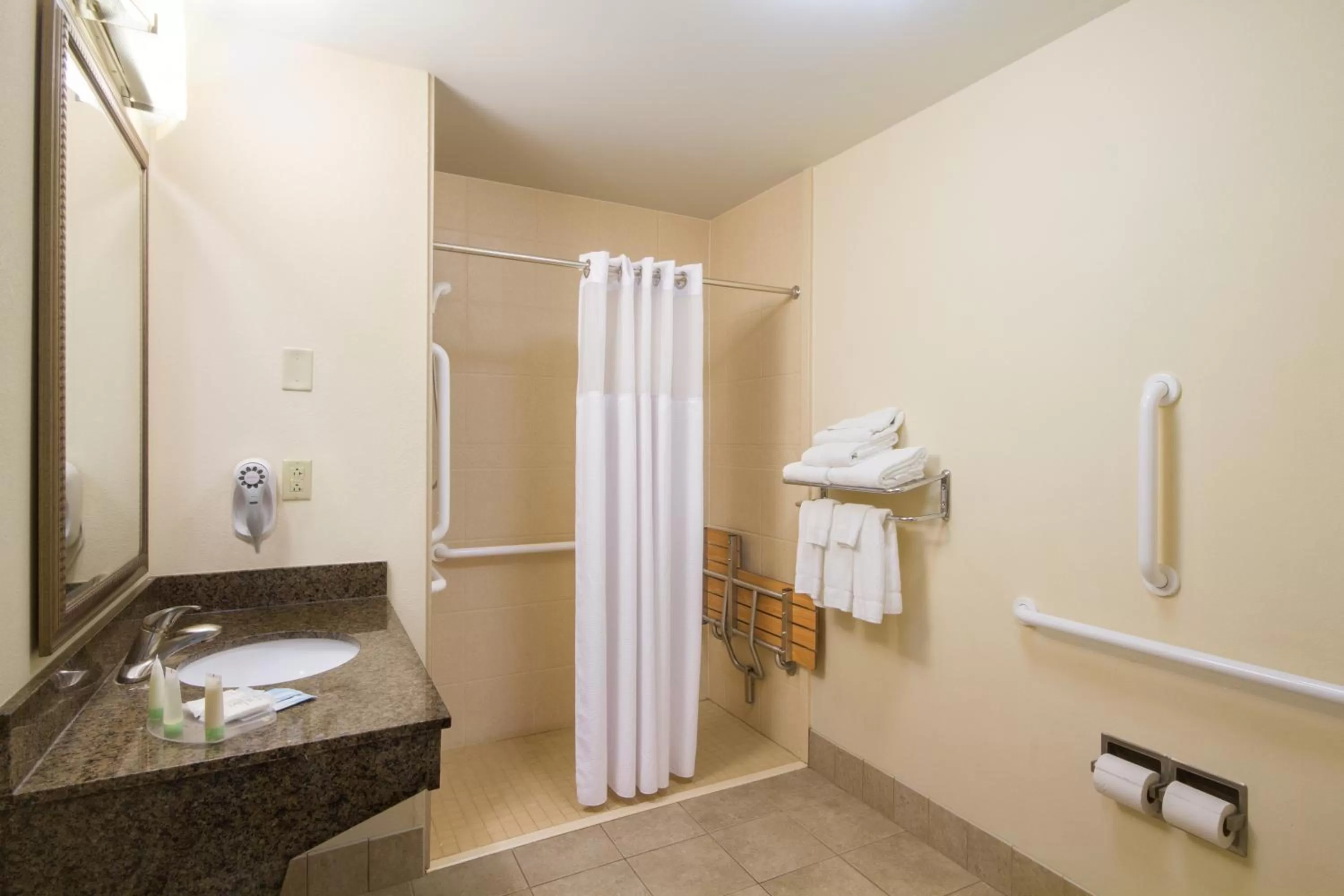 Queen Studio with Roll-In Shower - Non-Smoking in Staybridge Suites Buffalo by IHG