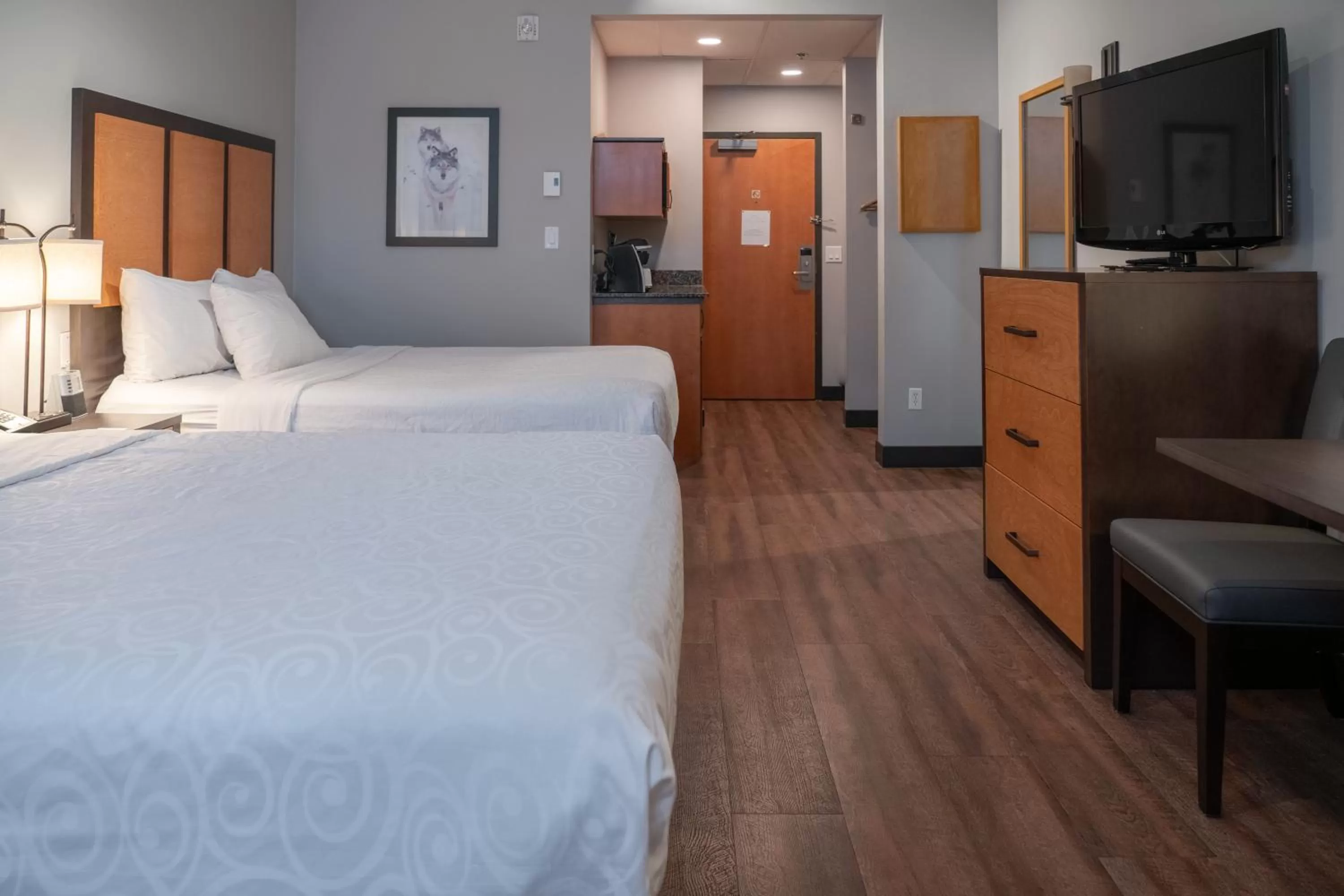 Standard Queen Room in Pocaterra Inn & Waterslide